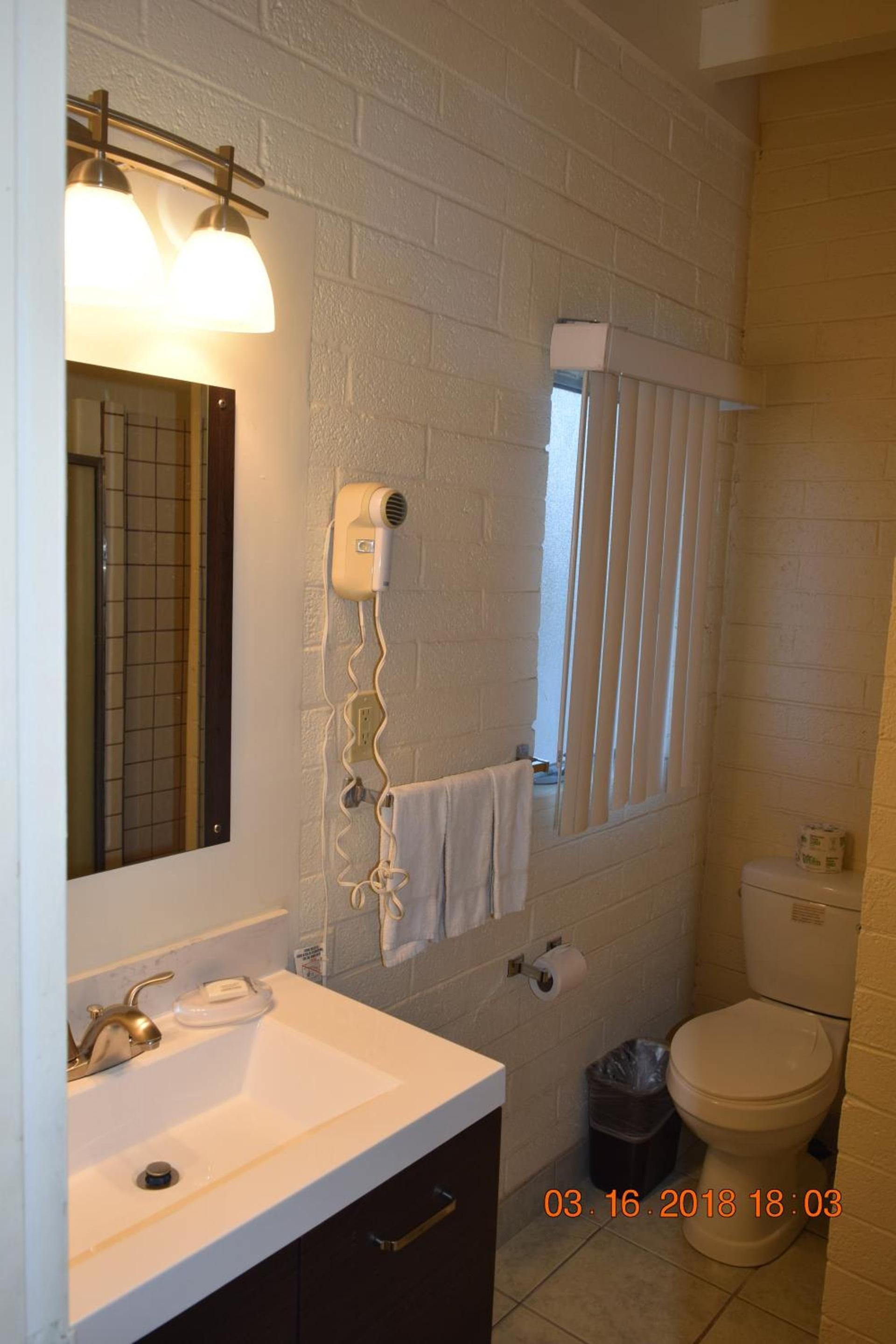 Stanlunds Inn and Suites photo 51