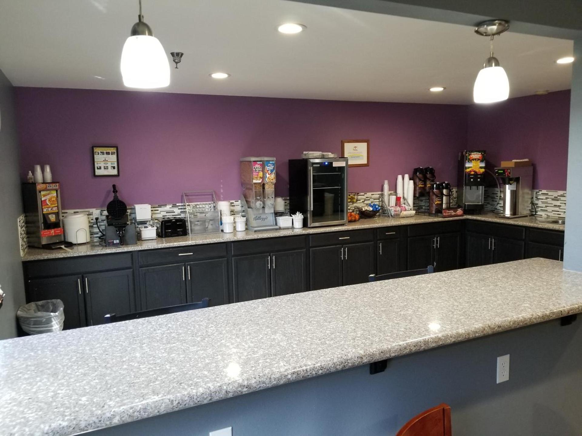 Super 8 by Wyndham Fort Collins photo 25