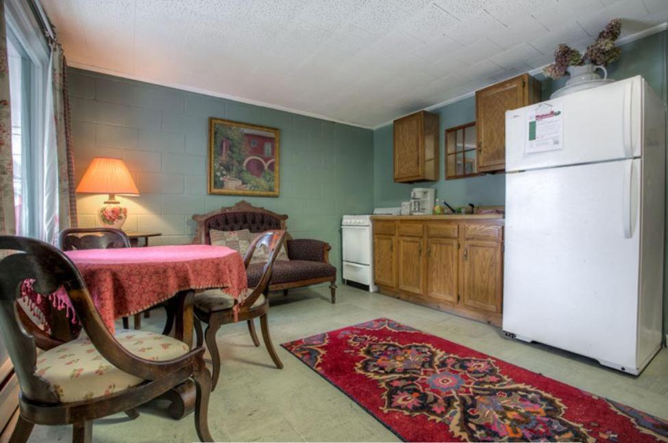 Cottage Place on Squam Lake - Suites photo 9