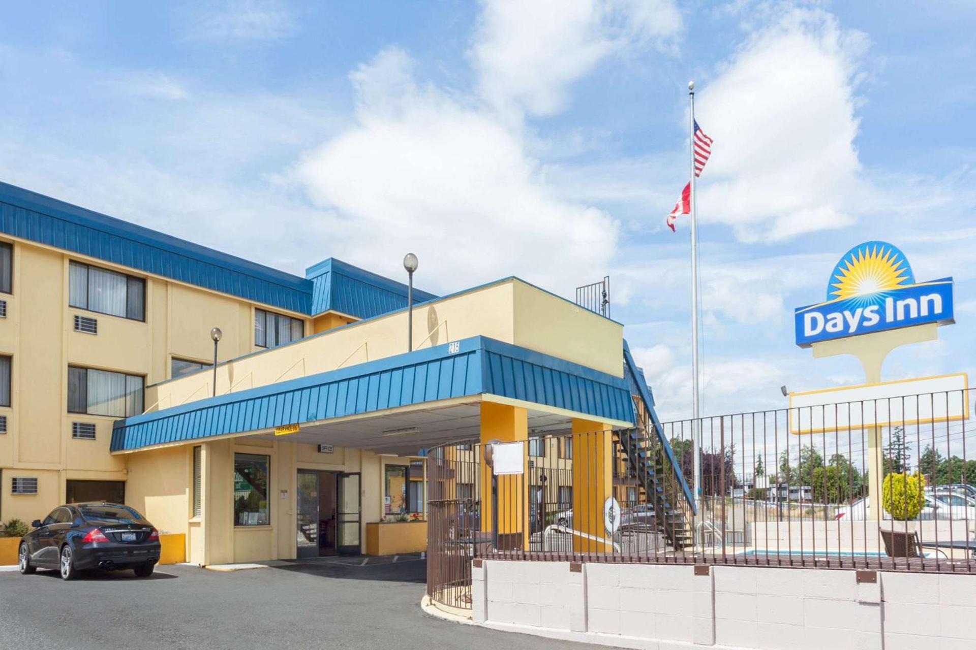 Days Inn By Wyndham Bellingham WA photo 1