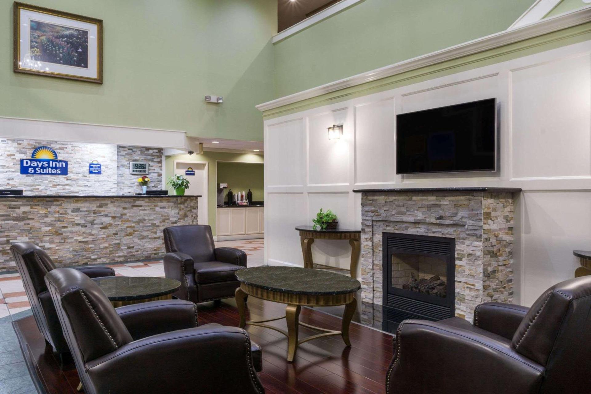 Days Inn by Wyndham Columbus East Airport photo 30