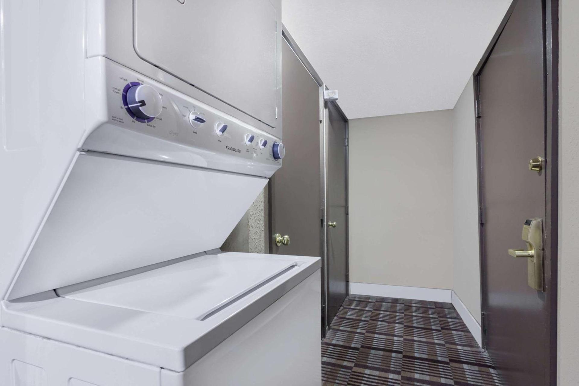 Days Inn By Wyndham Bellingham WA photo 13