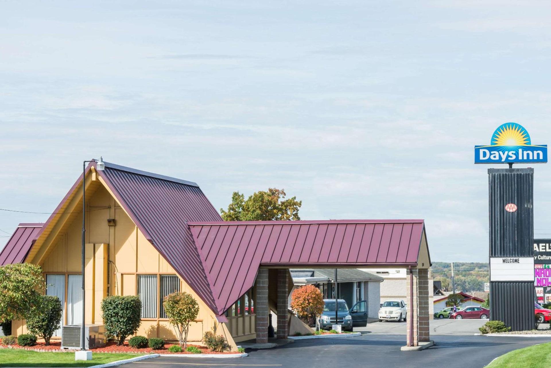 Days Inn by Wyndham Niles photo 11