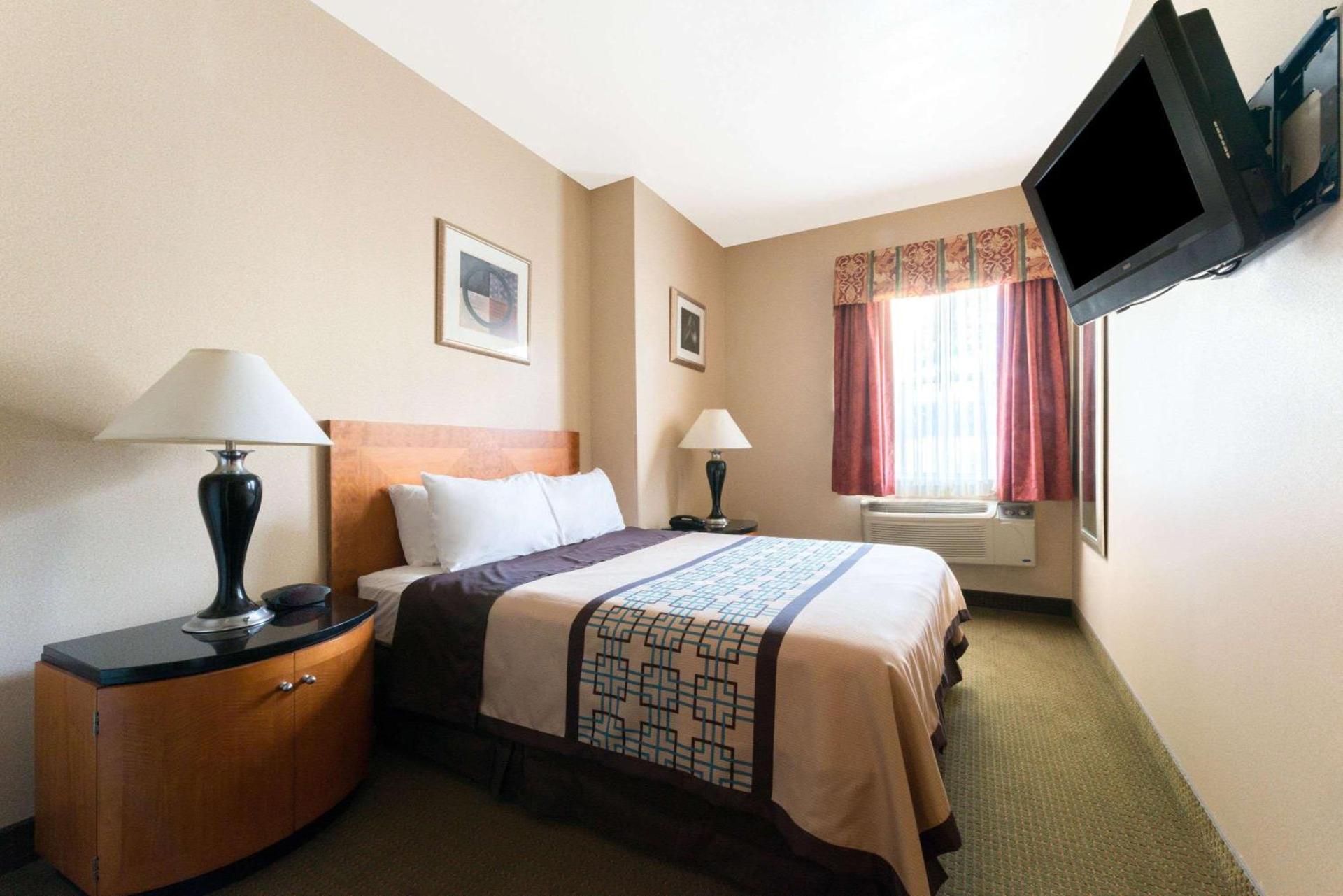 Days Inn by Wyndham Luray Shenandoah photo 39