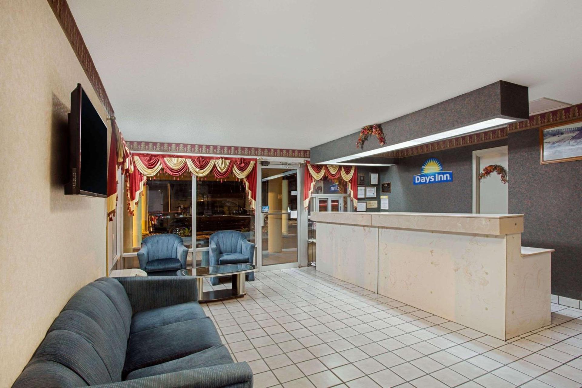 Days Inn by Wyndham Greeneville photo 3