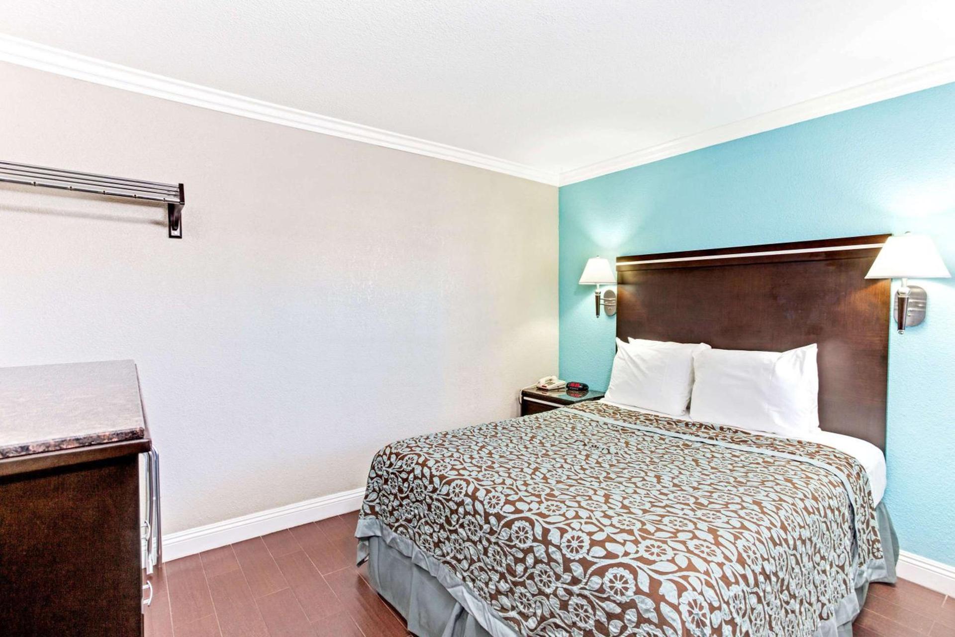 Cabana Inn & Suites photo 14