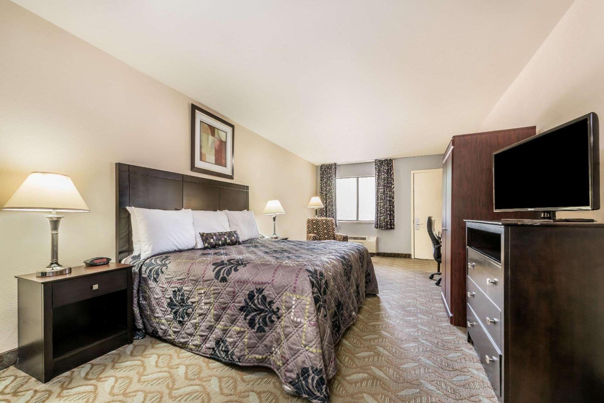 Days Inn by Wyndham Bryan College Station photo 10