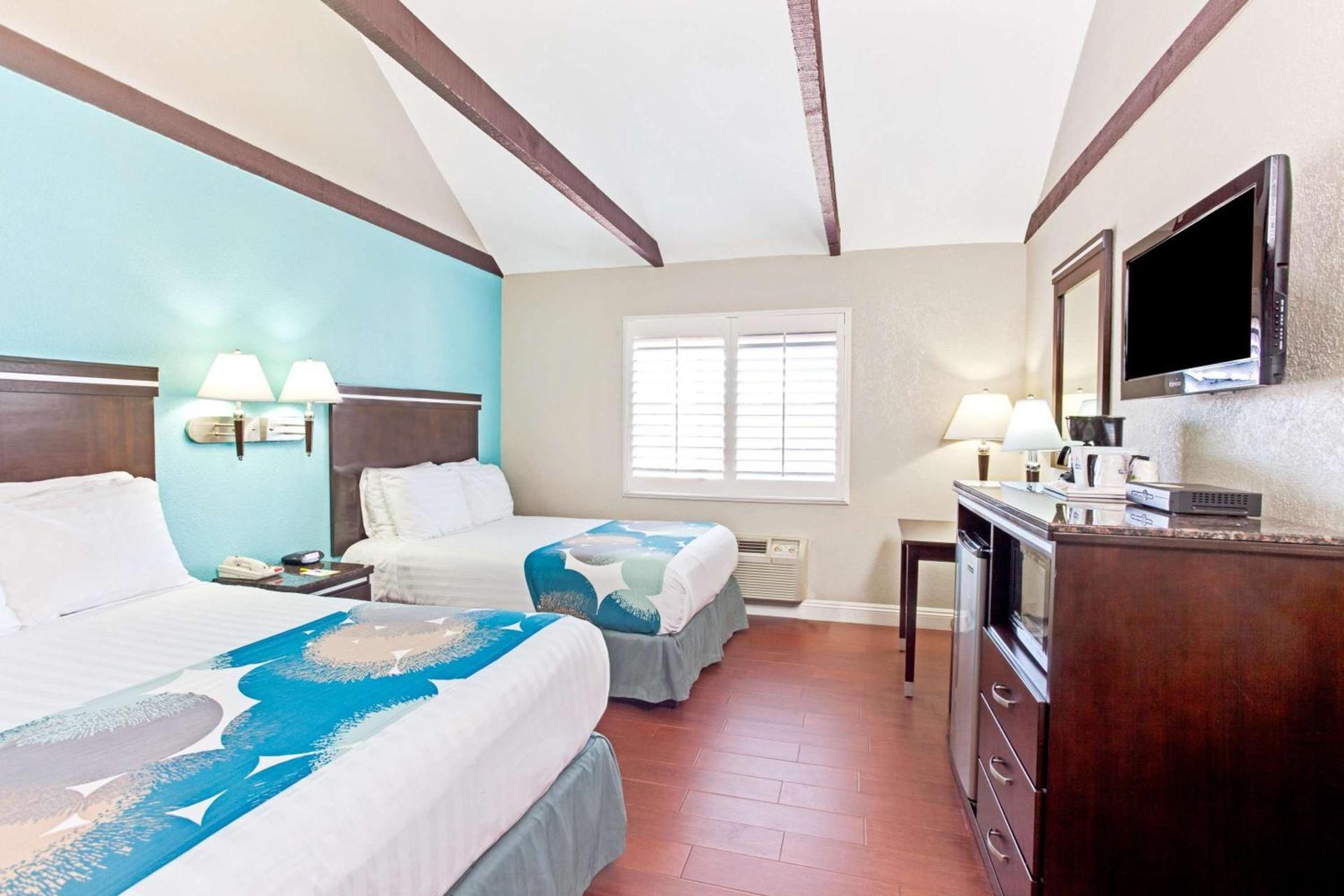 Cabana Inn & Suites photo 11