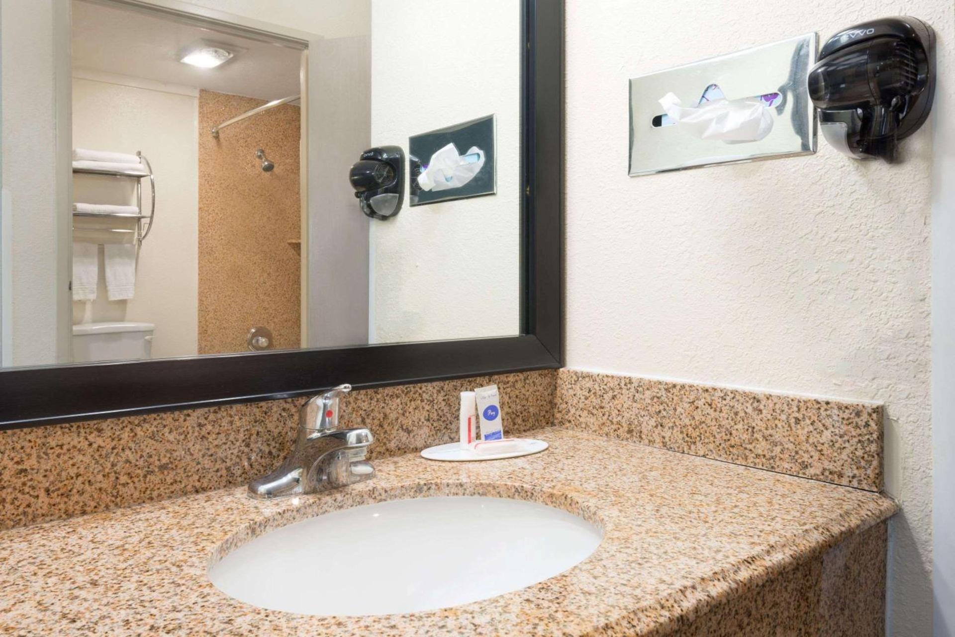 Days Inn by Wyndham Dalhart photo 6