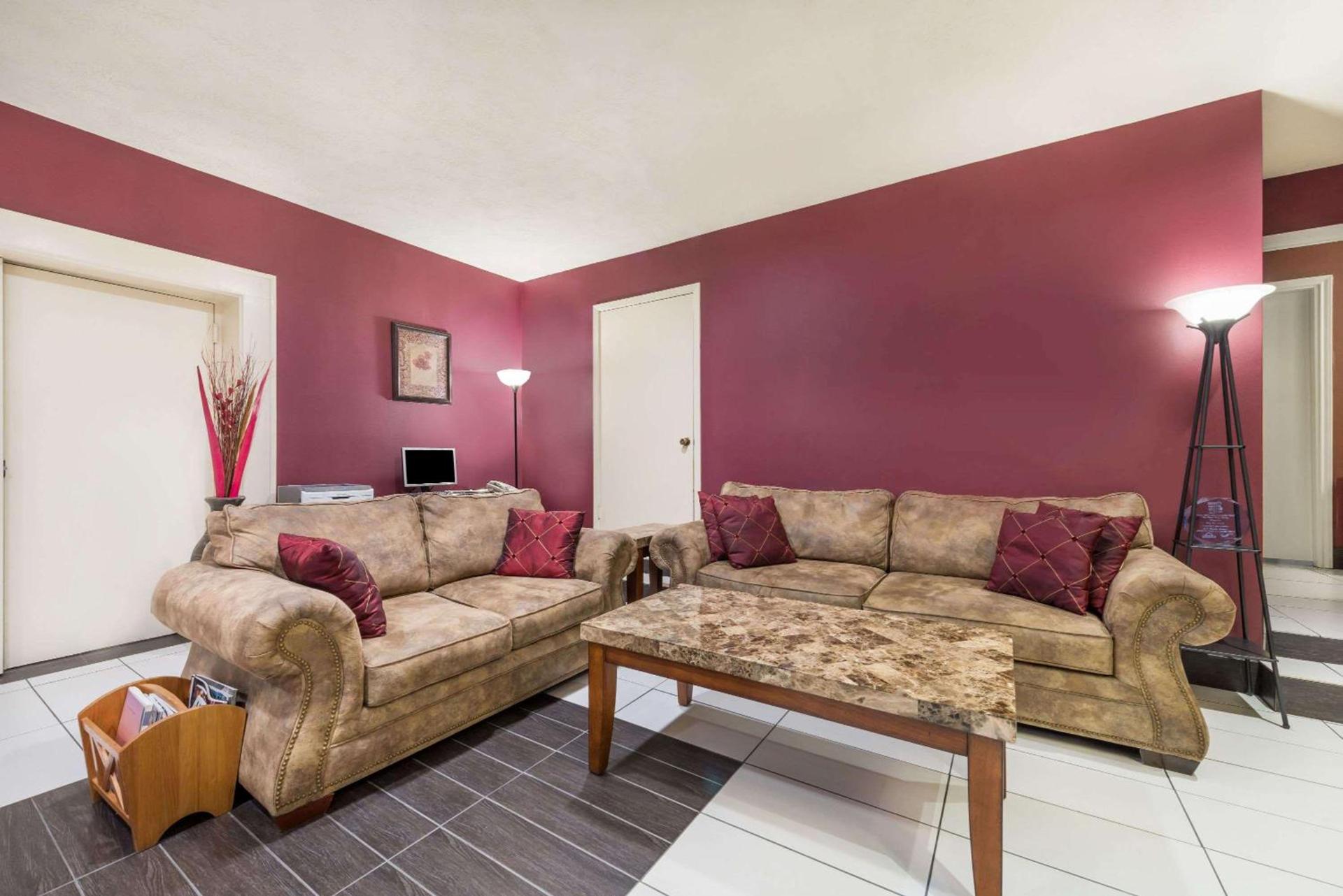 Days Inn by Wyndham Bryan College Station photo 4
