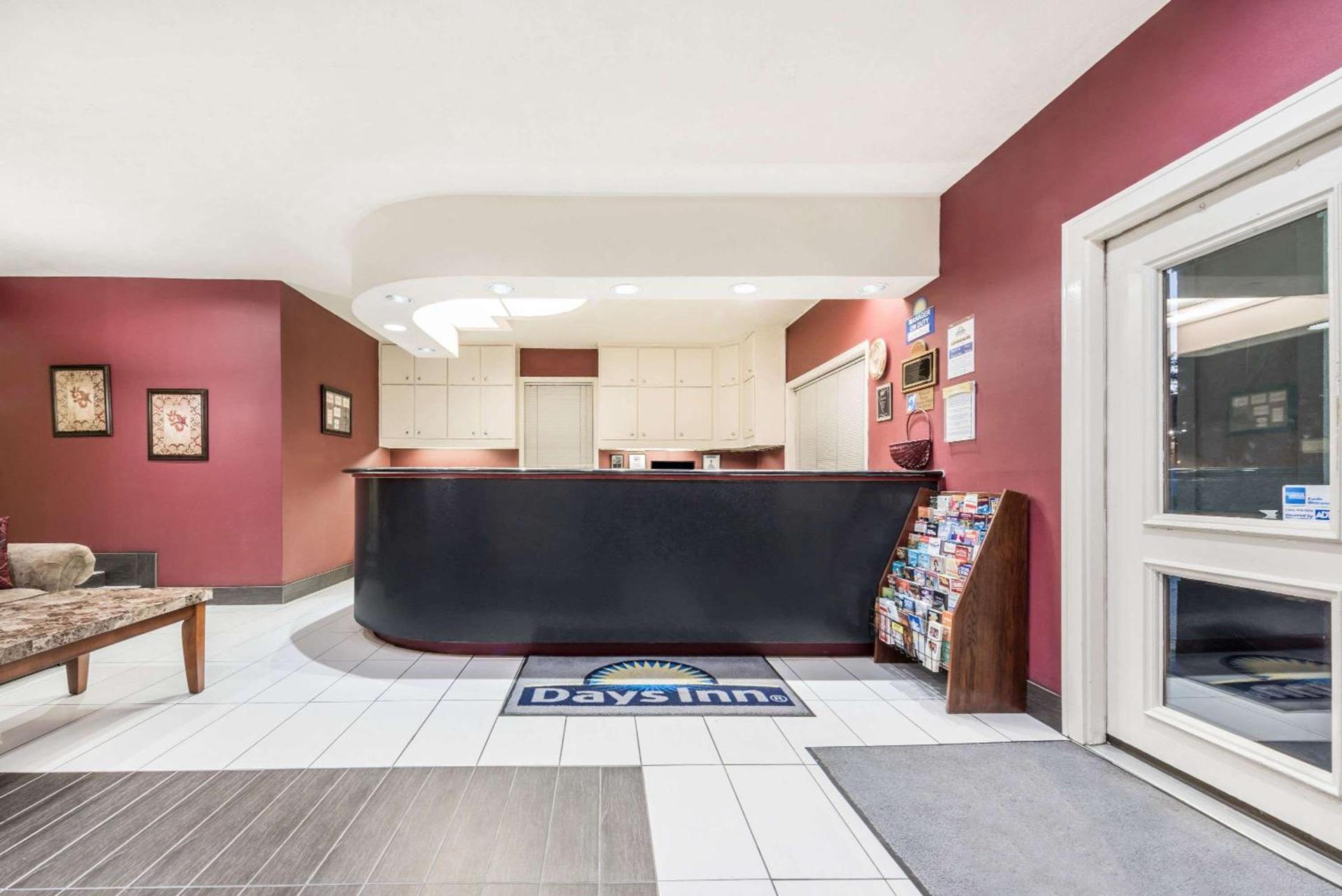 Days Inn by Wyndham Bryan College Station photo 3