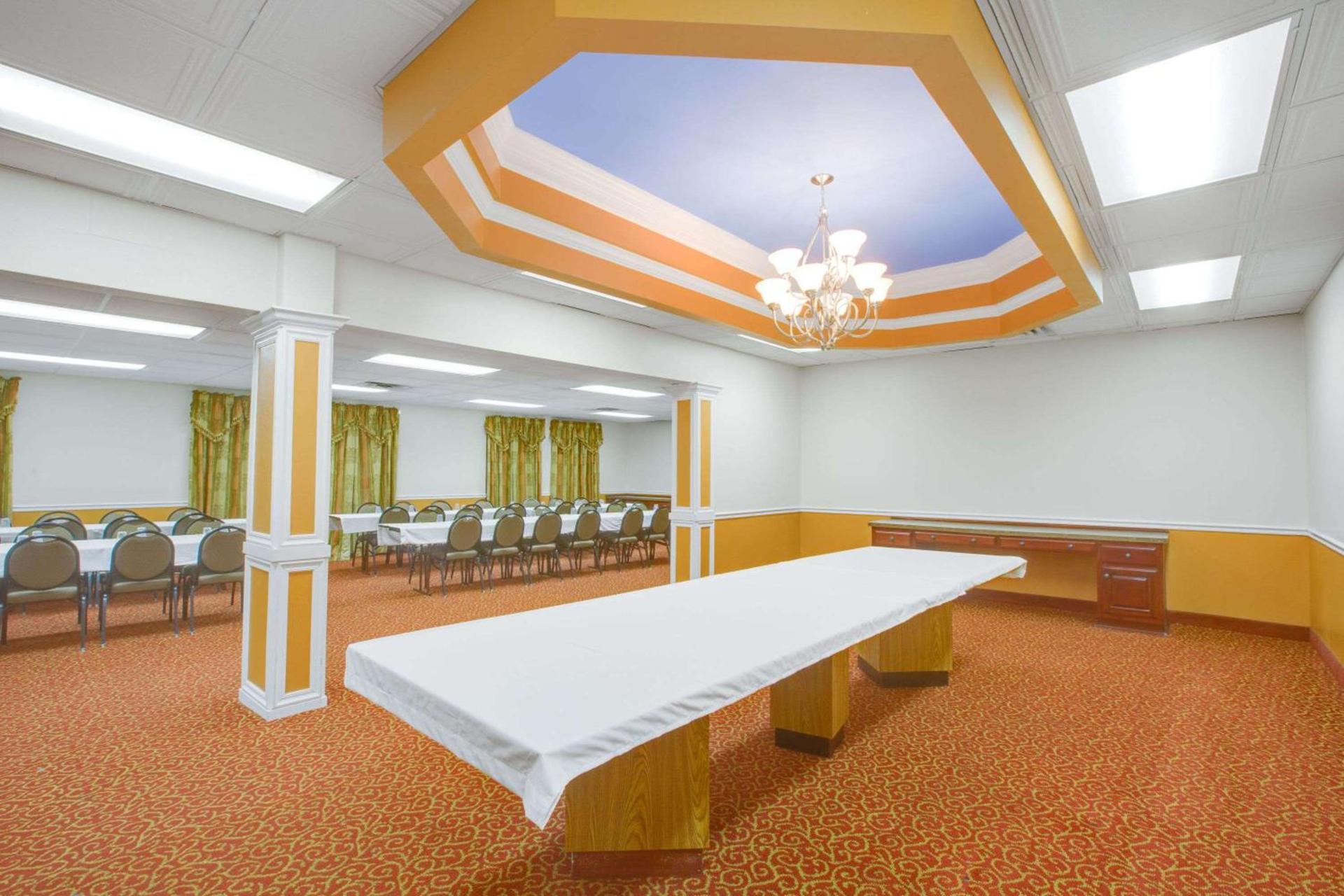 Econo Lodge Mt Hope - Beckley North photo 15