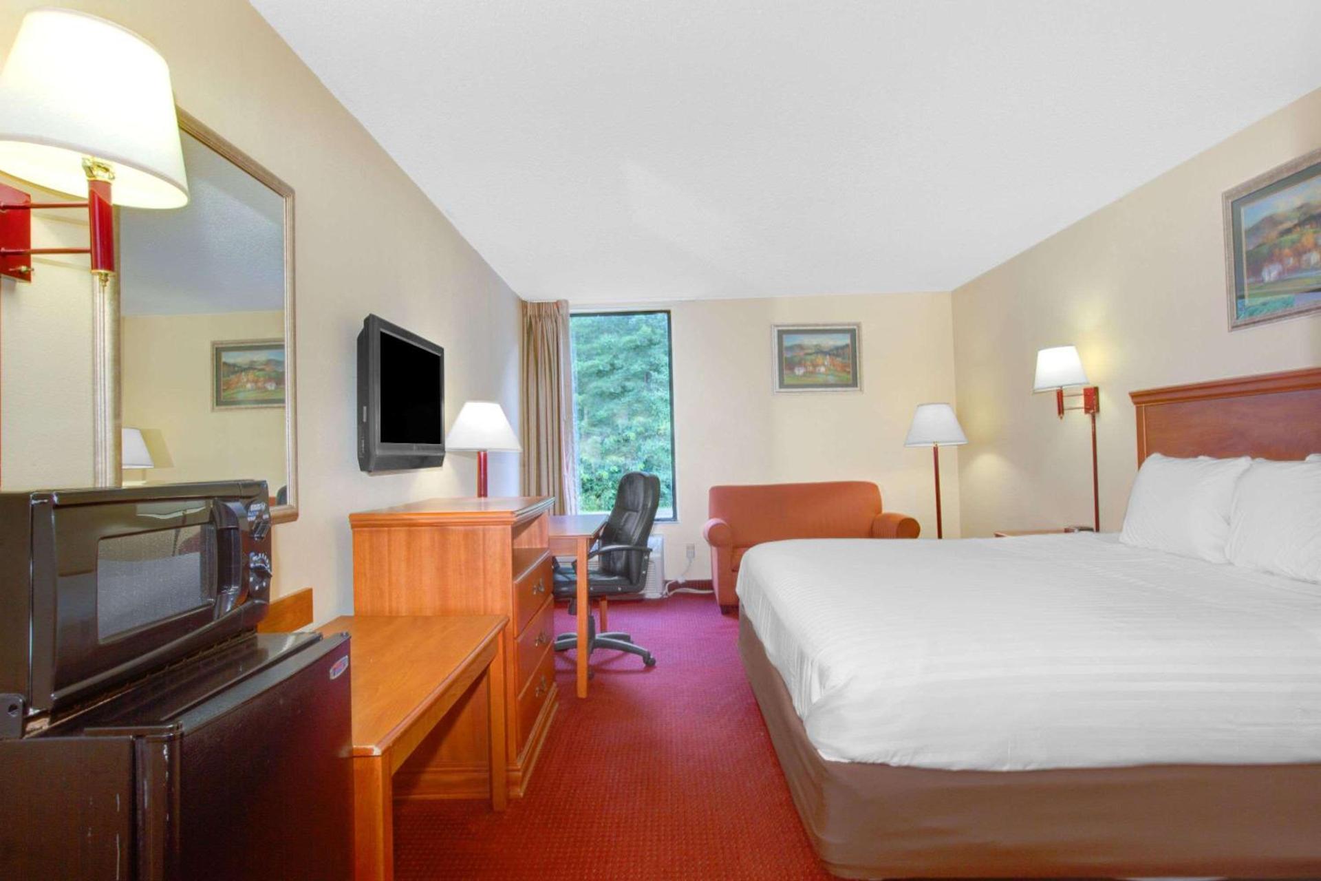 Econo Lodge Mt Hope - Beckley North photo 10