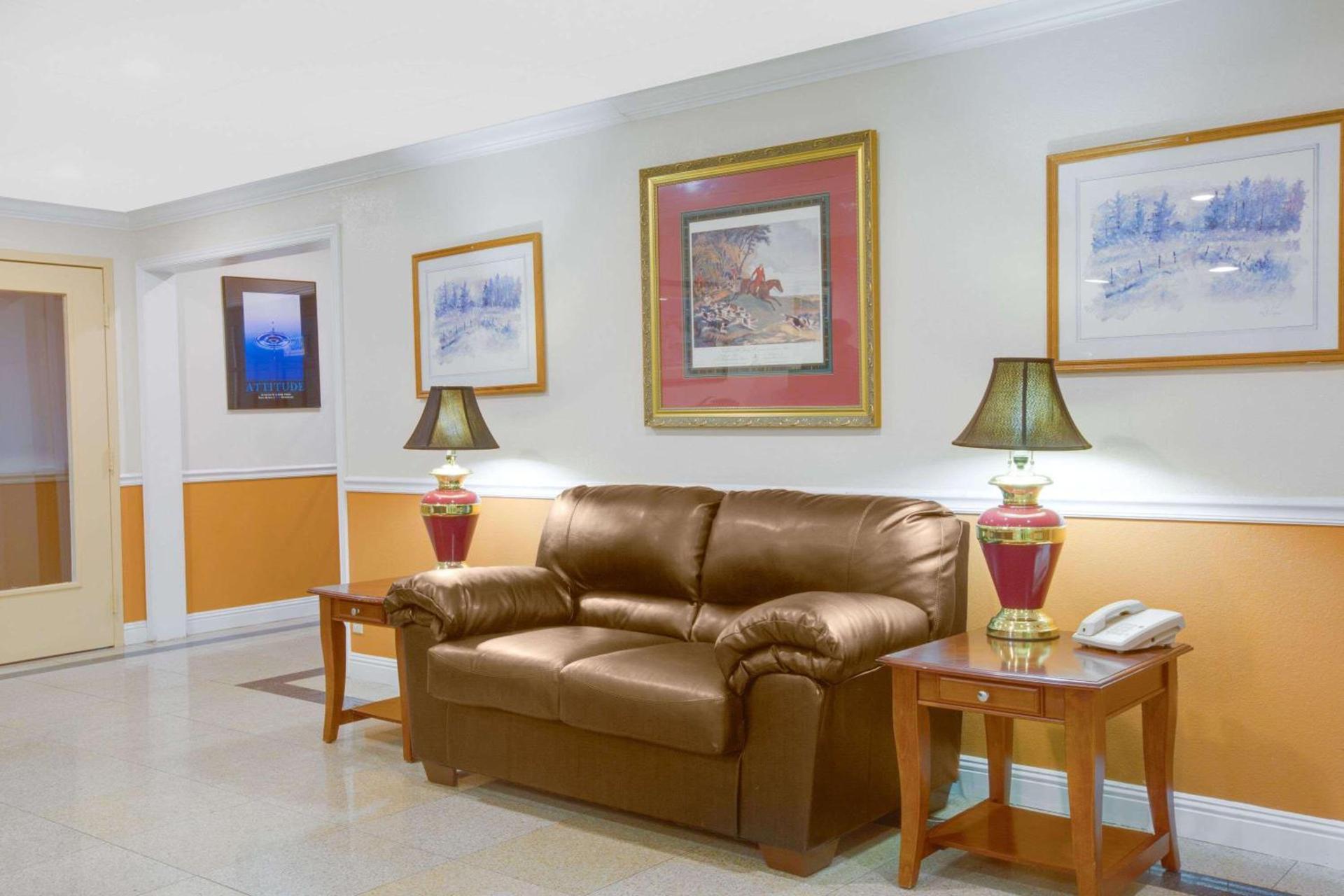 Econo Lodge Mt Hope - Beckley North photo 2