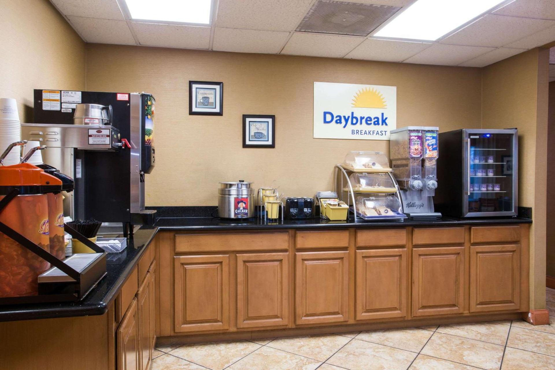 Days Inn by Wyndham Ormond Beach photo 20