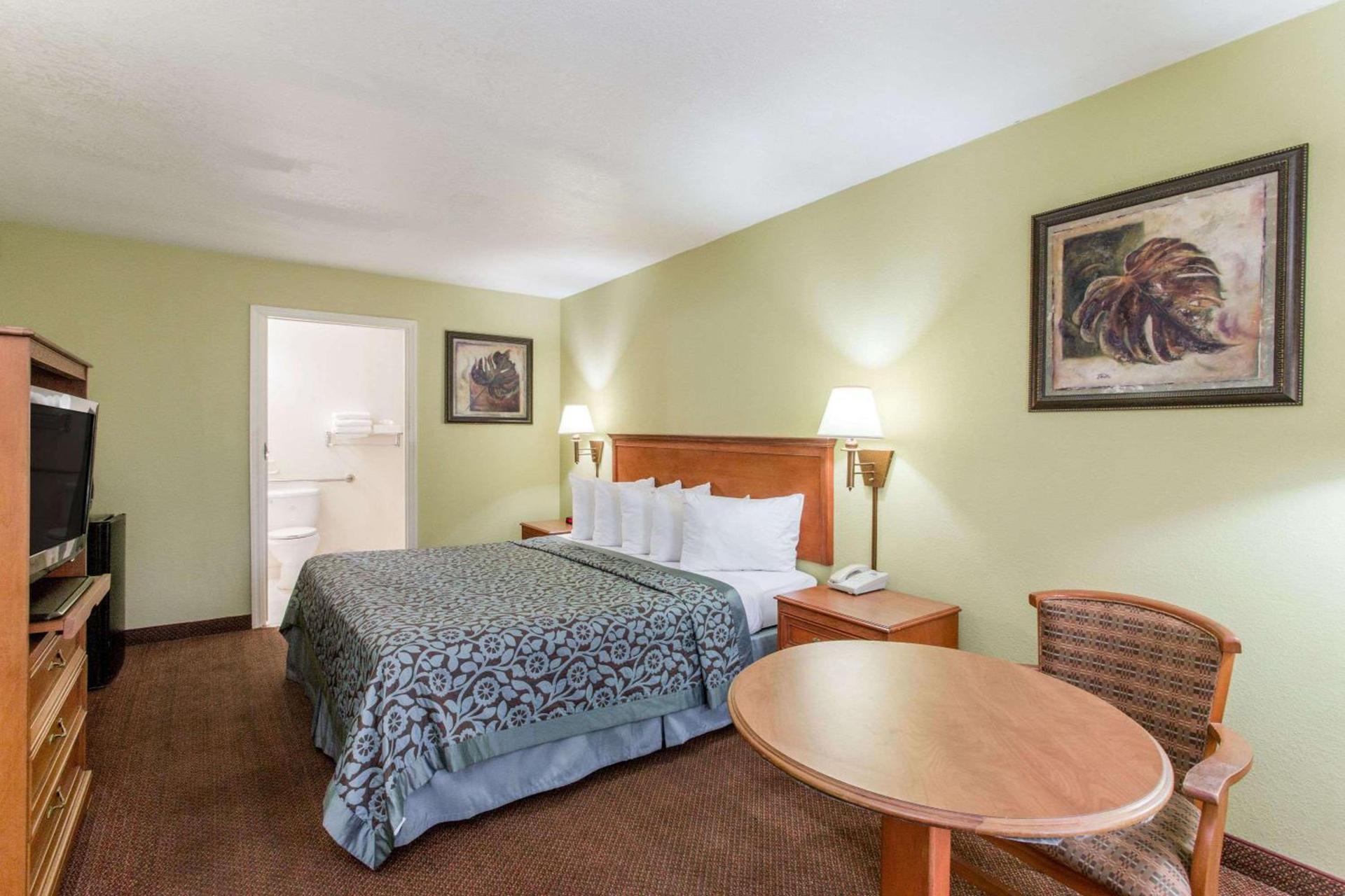 Days Inn by Wyndham Ormond Beach photo 15