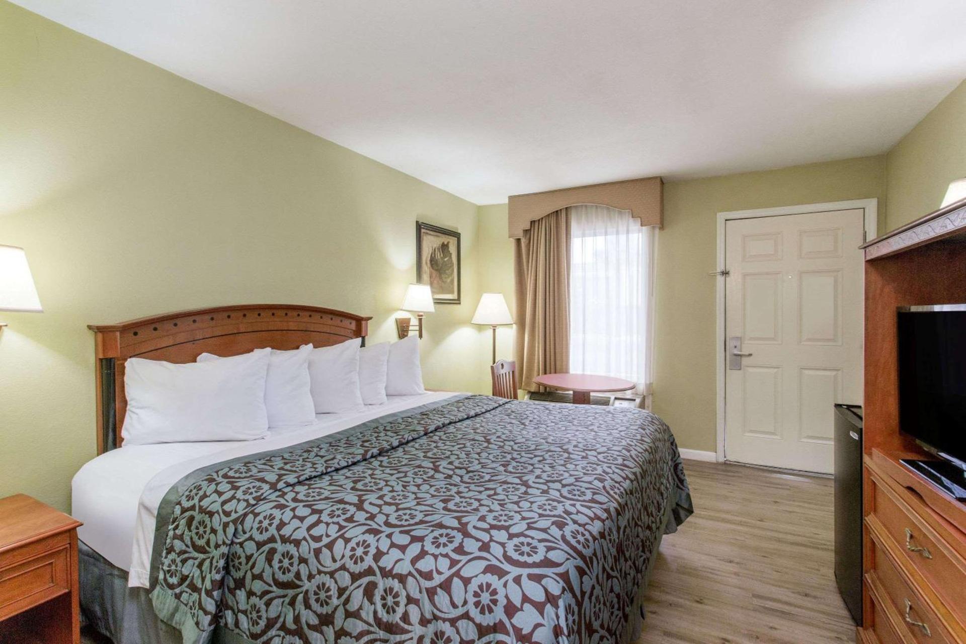 Days Inn by Wyndham Ormond Beach photo 13