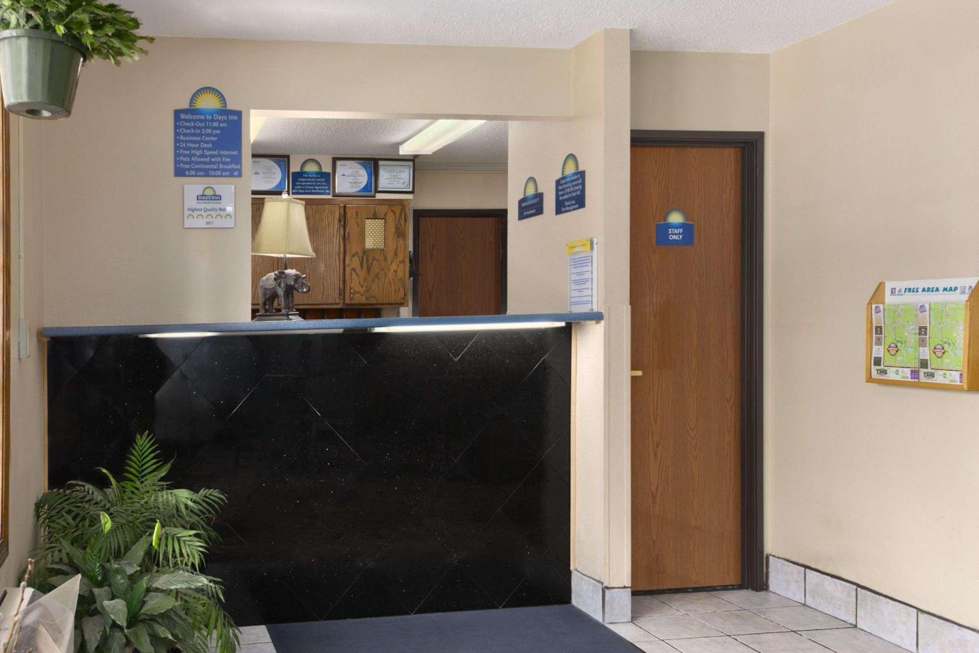 Days Inn by Wyndham Keene NH photo 17