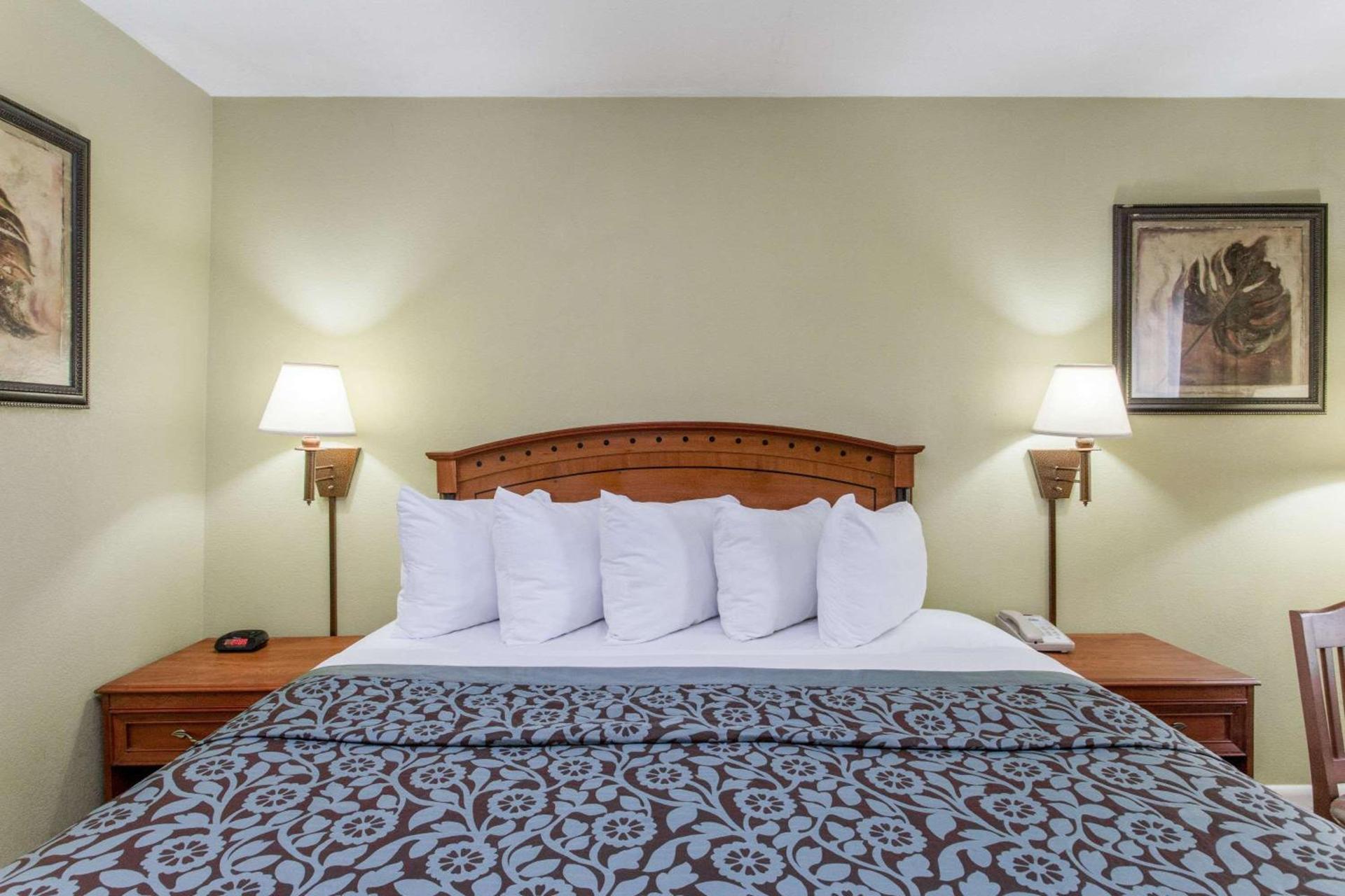 Days Inn by Wyndham Ormond Beach photo 8