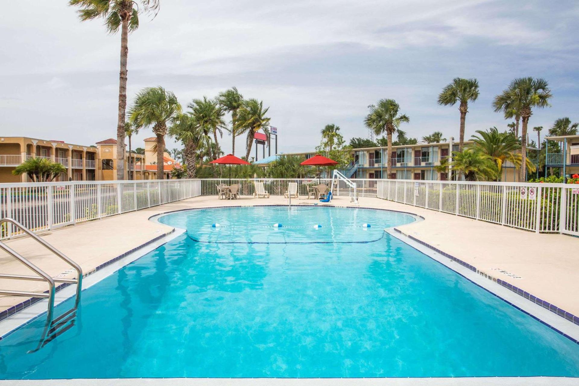 Days Inn by Wyndham Ormond Beach photo 7