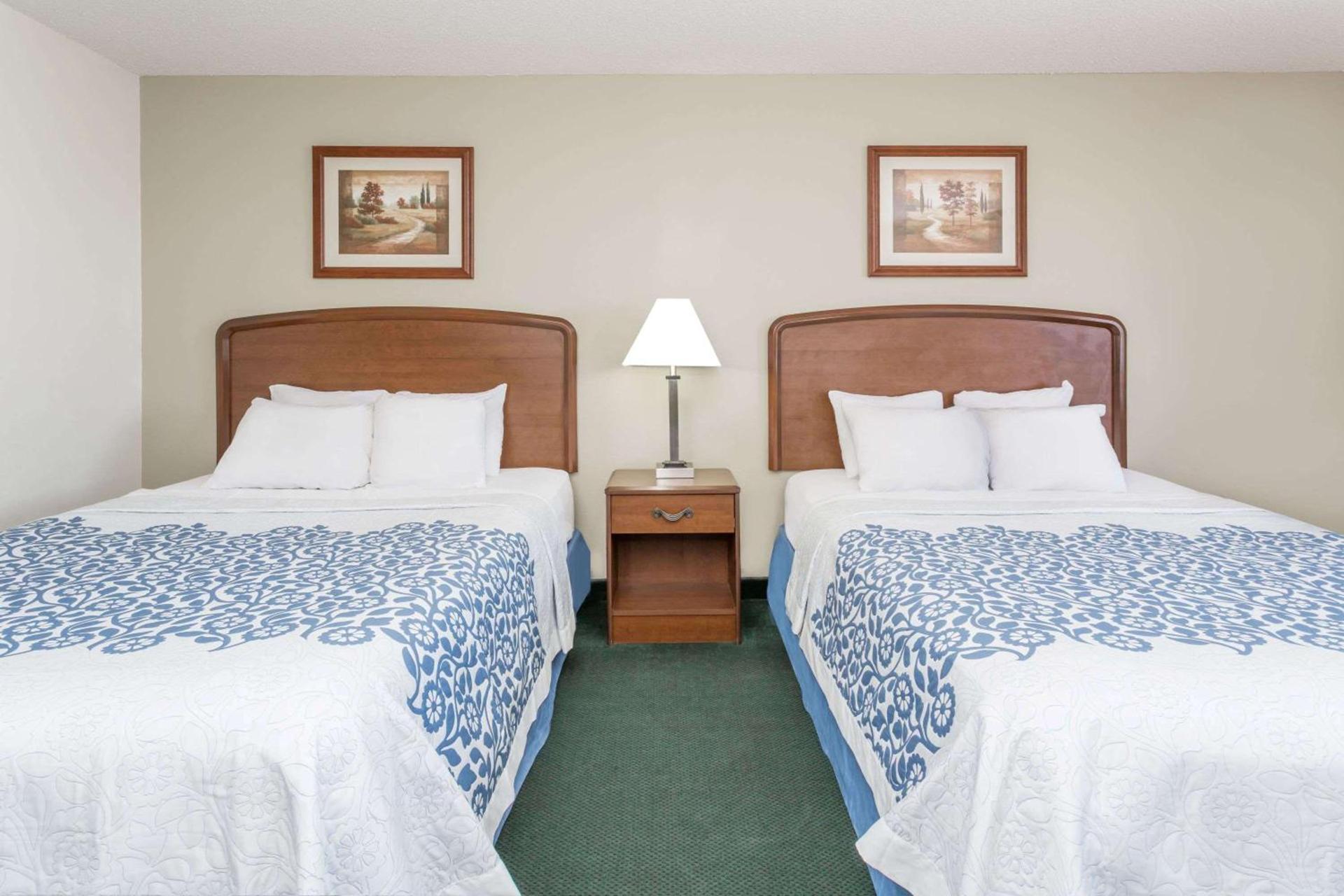 Days Inn by Wyndham Sidney NE photo 6
