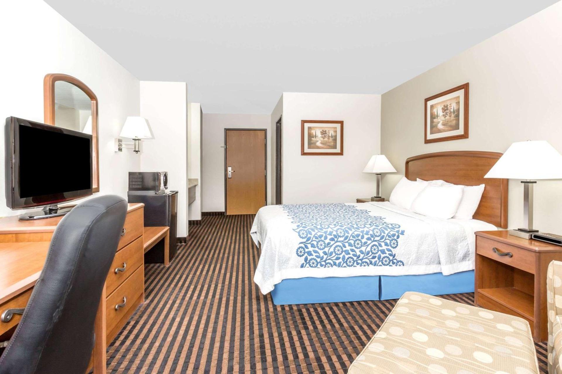 Days Inn by Wyndham Sidney NE photo 12