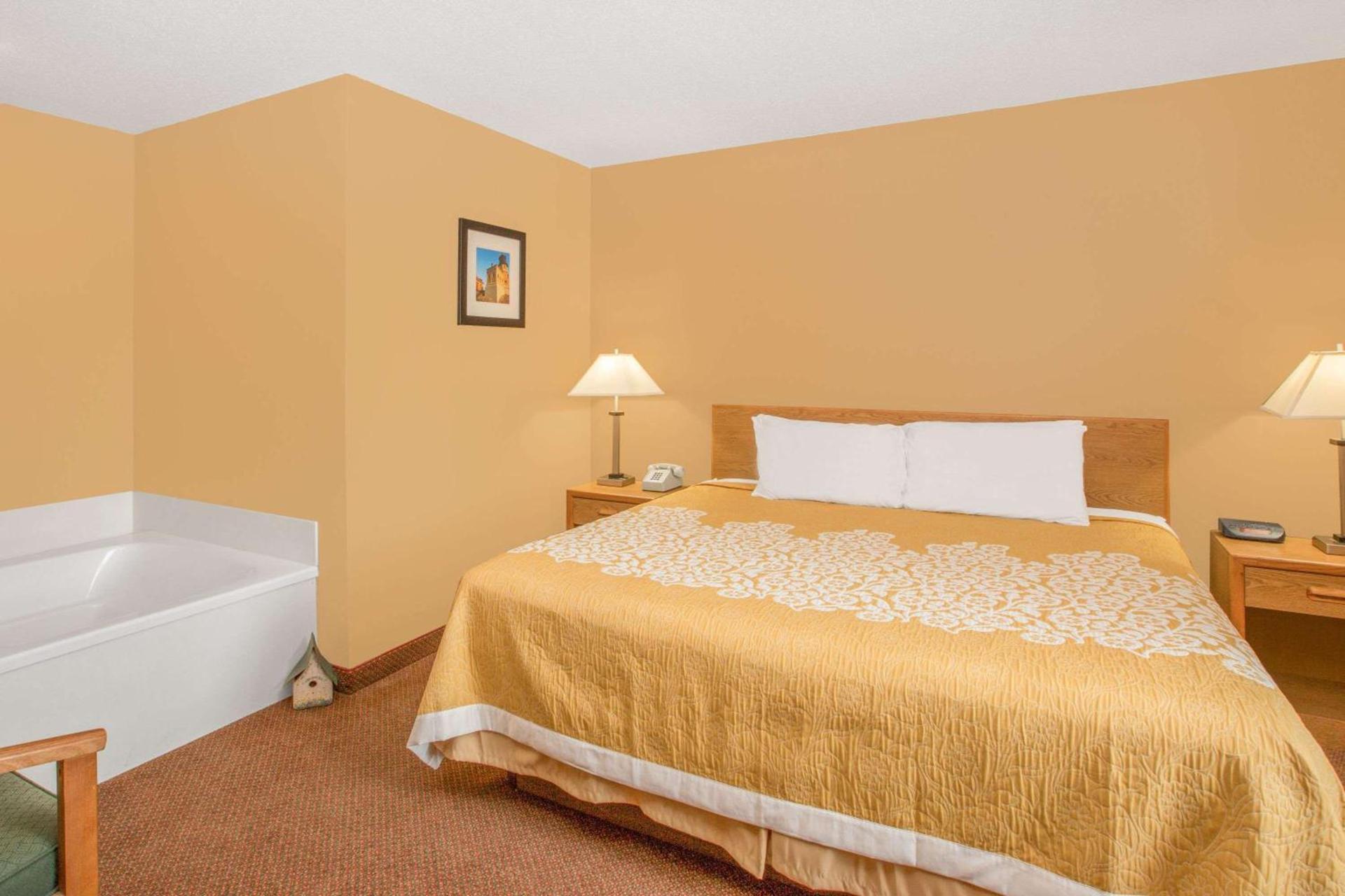 Days Inn by Wyndham Worthington photo 12