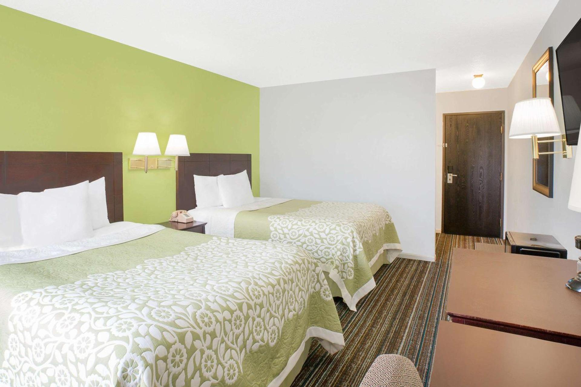 Days Inn by Wyndham York photo 8