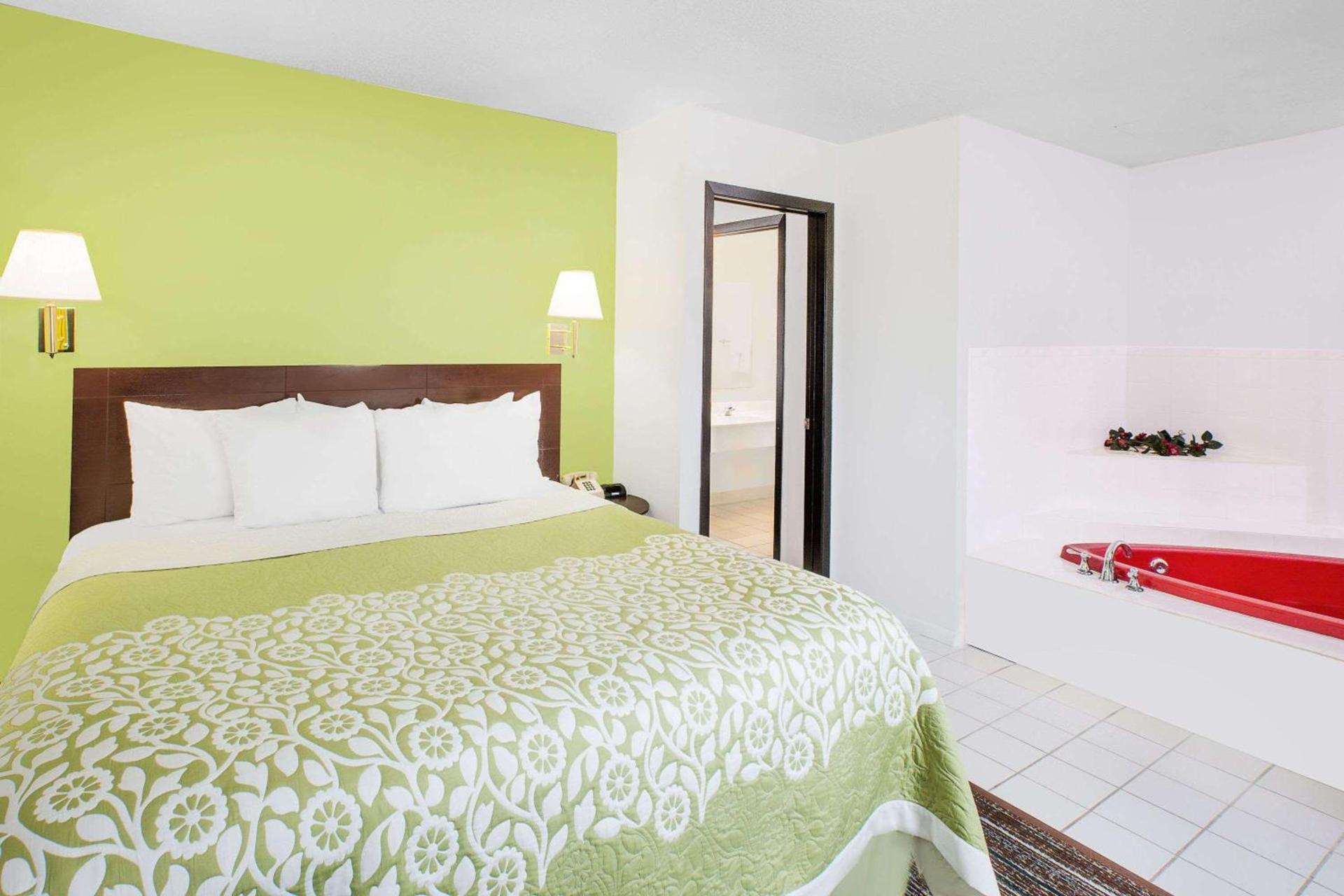 Days Inn by Wyndham York photo 13