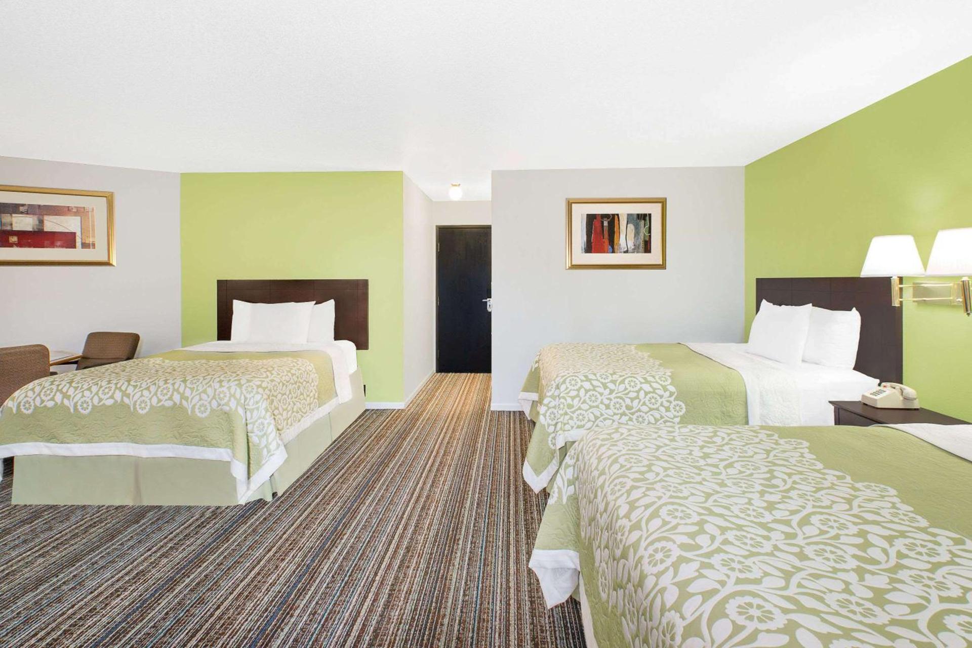 Days Inn by Wyndham York photo 6