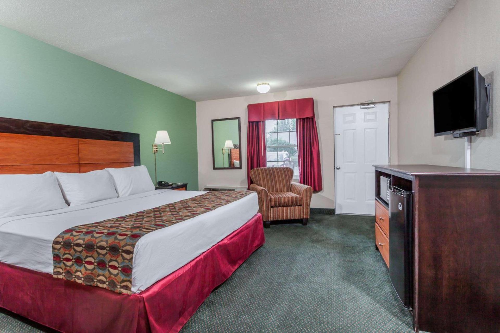 Days Inn & Suites by Wyndham Lexington photo 6