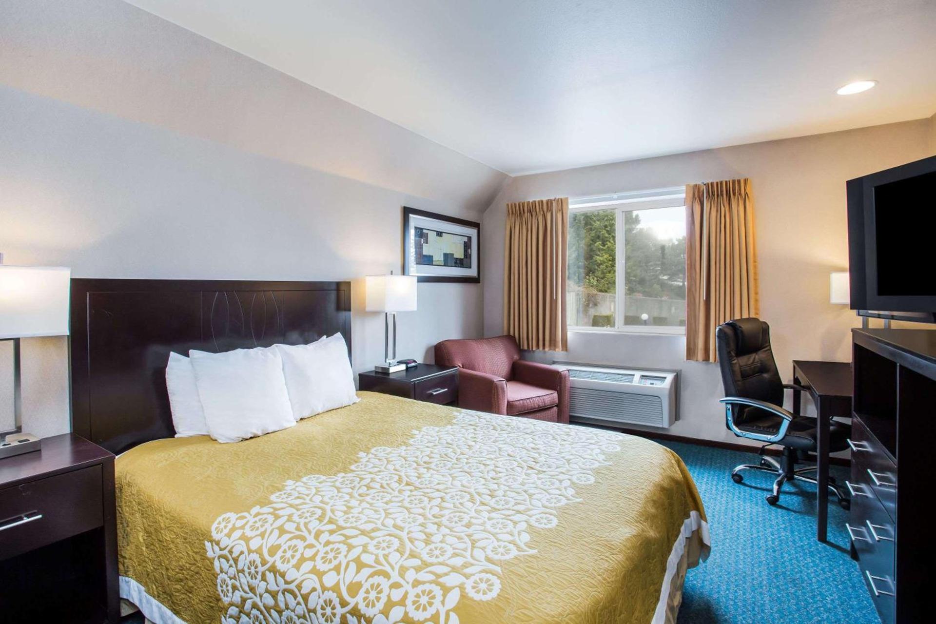 Days Inn by Wyndham Seattle Aurora photo 5