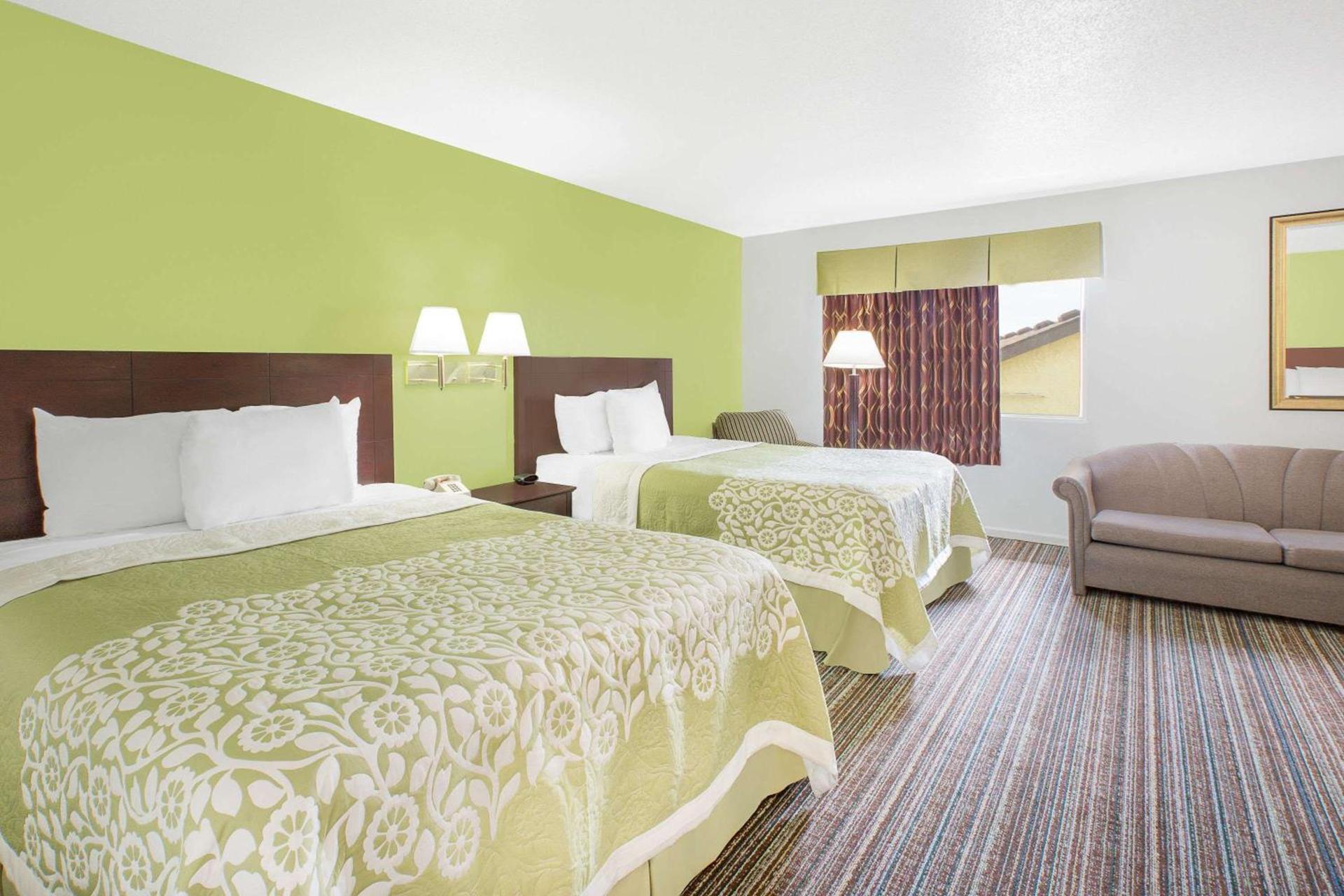 Days Inn by Wyndham York photo 7
