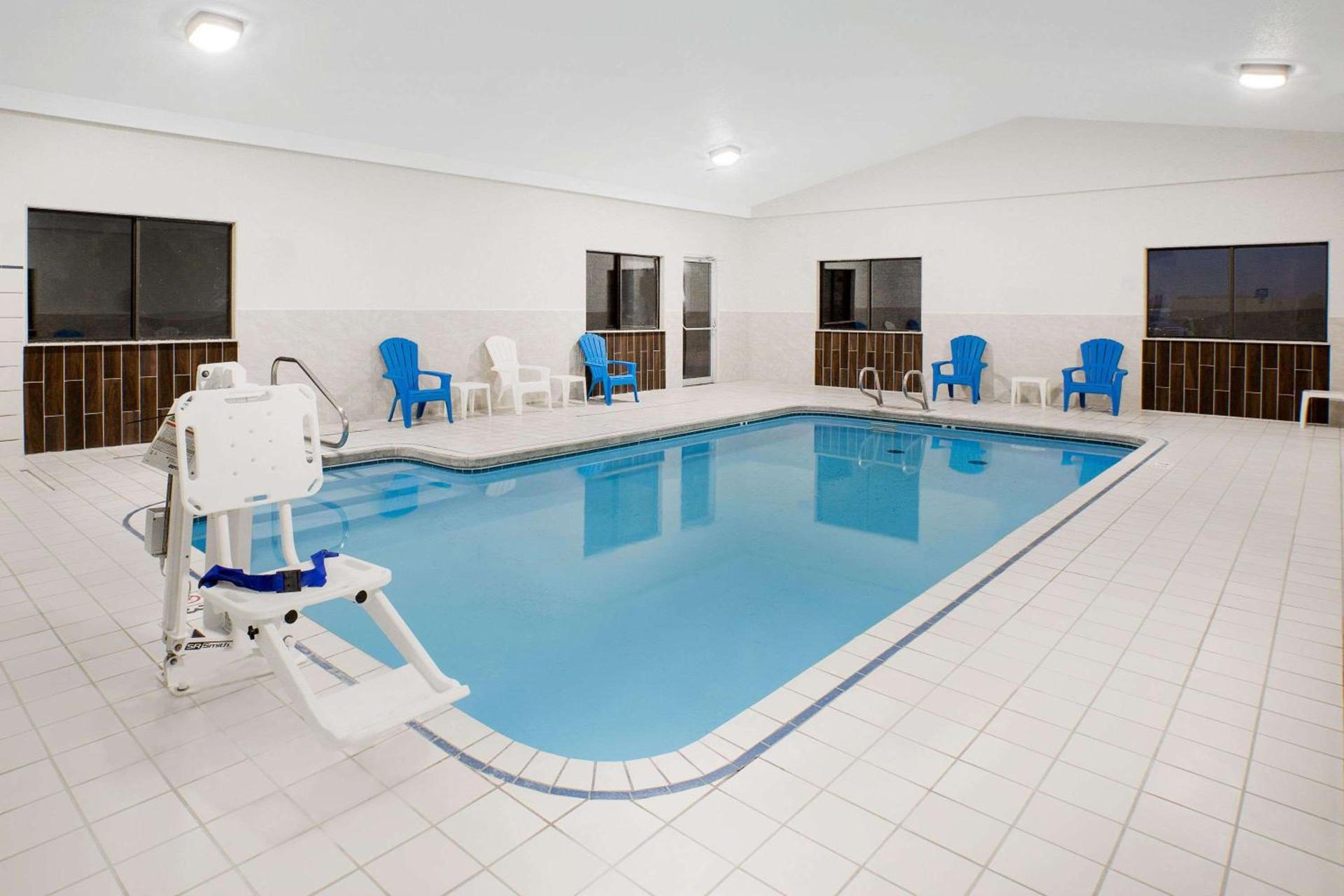 Days Inn by Wyndham York photo 5