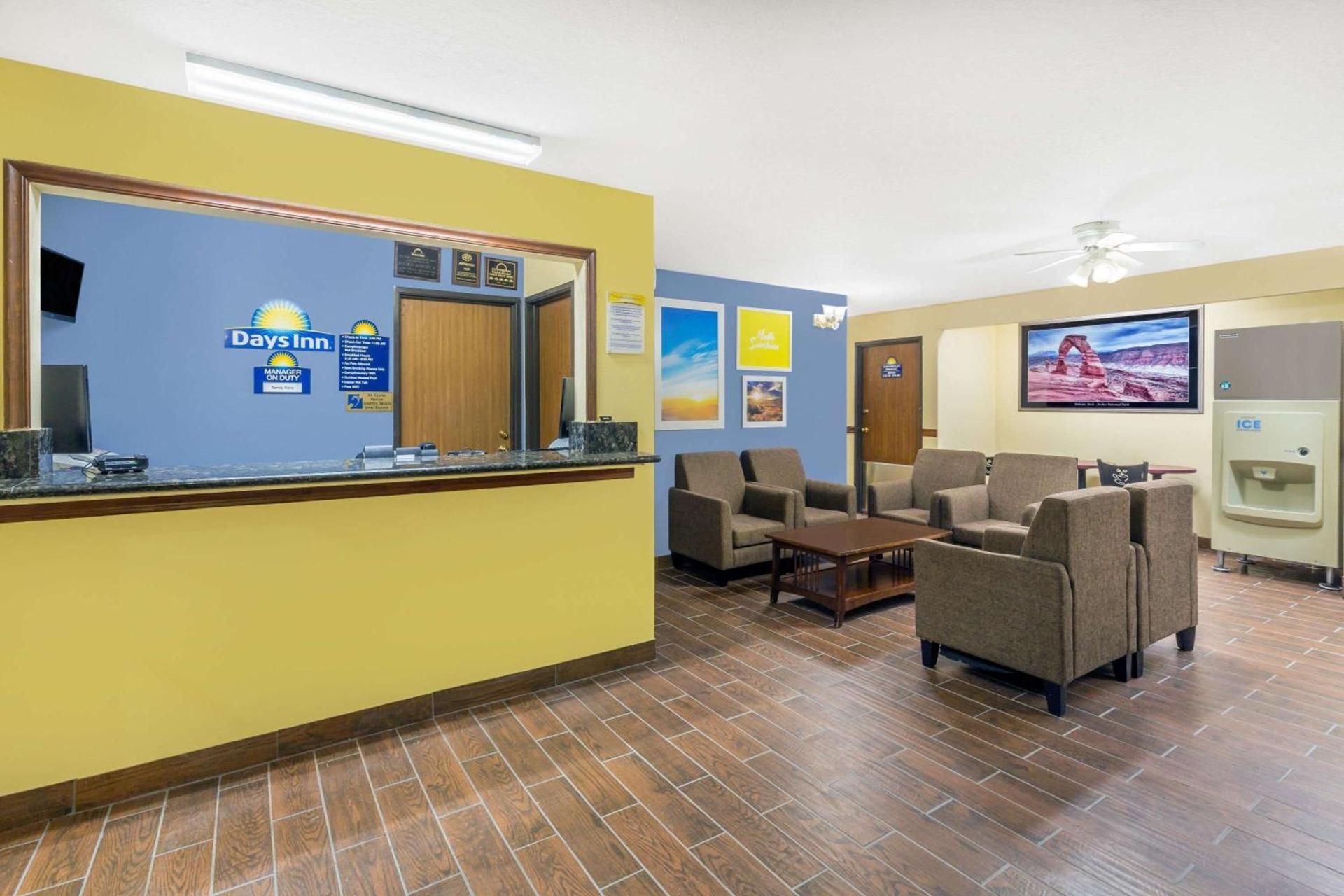 Days Inn by Wyndham Moab photo 3