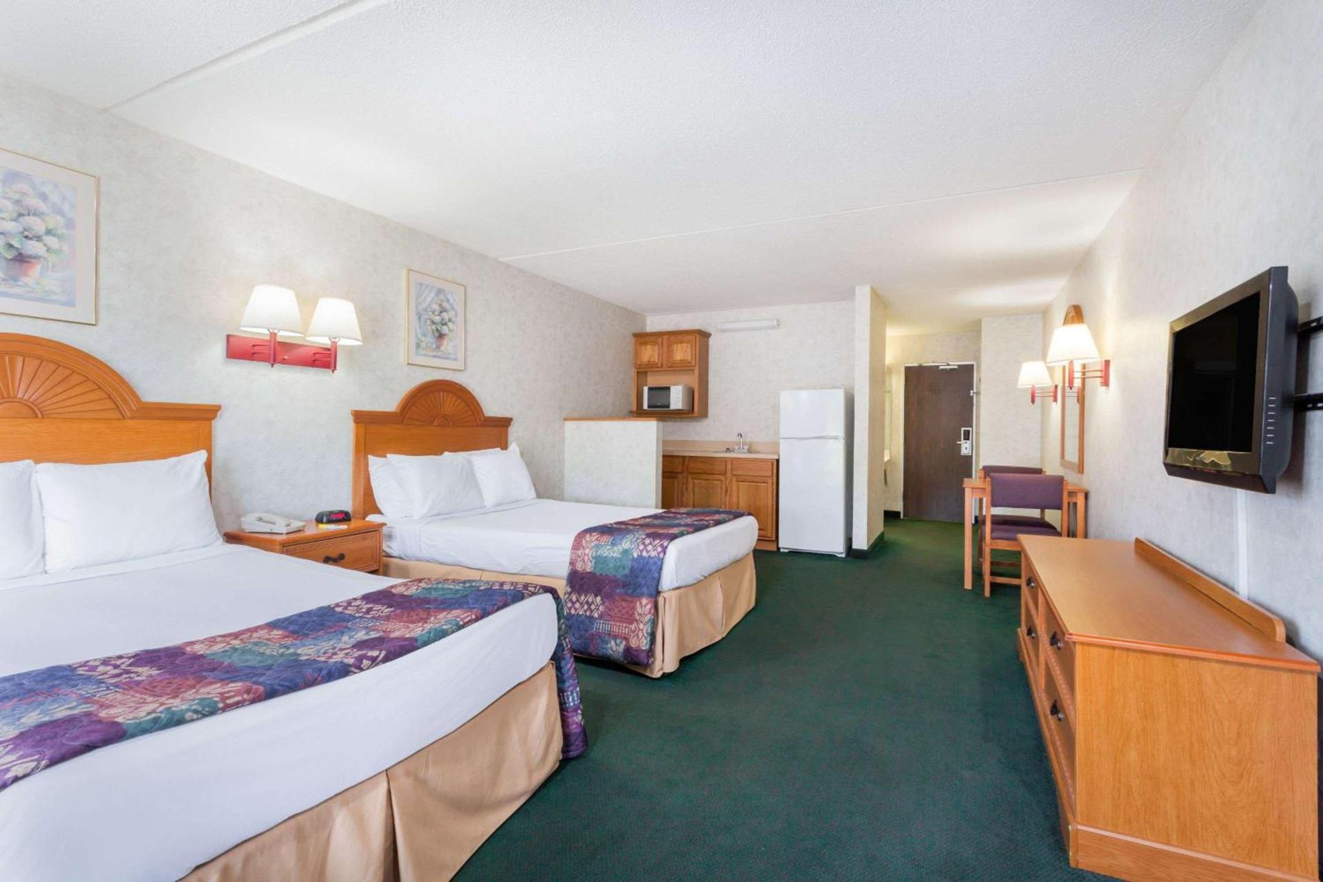 Days Inn & Suites by Wyndham Lexington photo 10