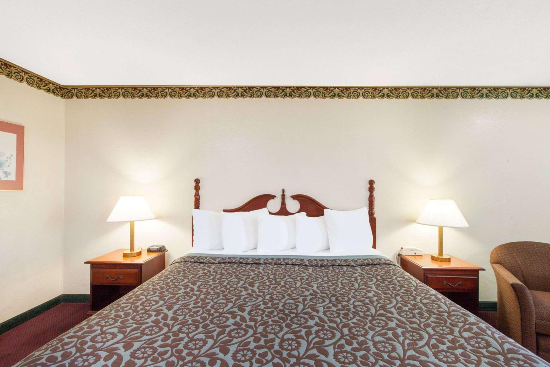 Days Inn by Wyndham Erick photo 9