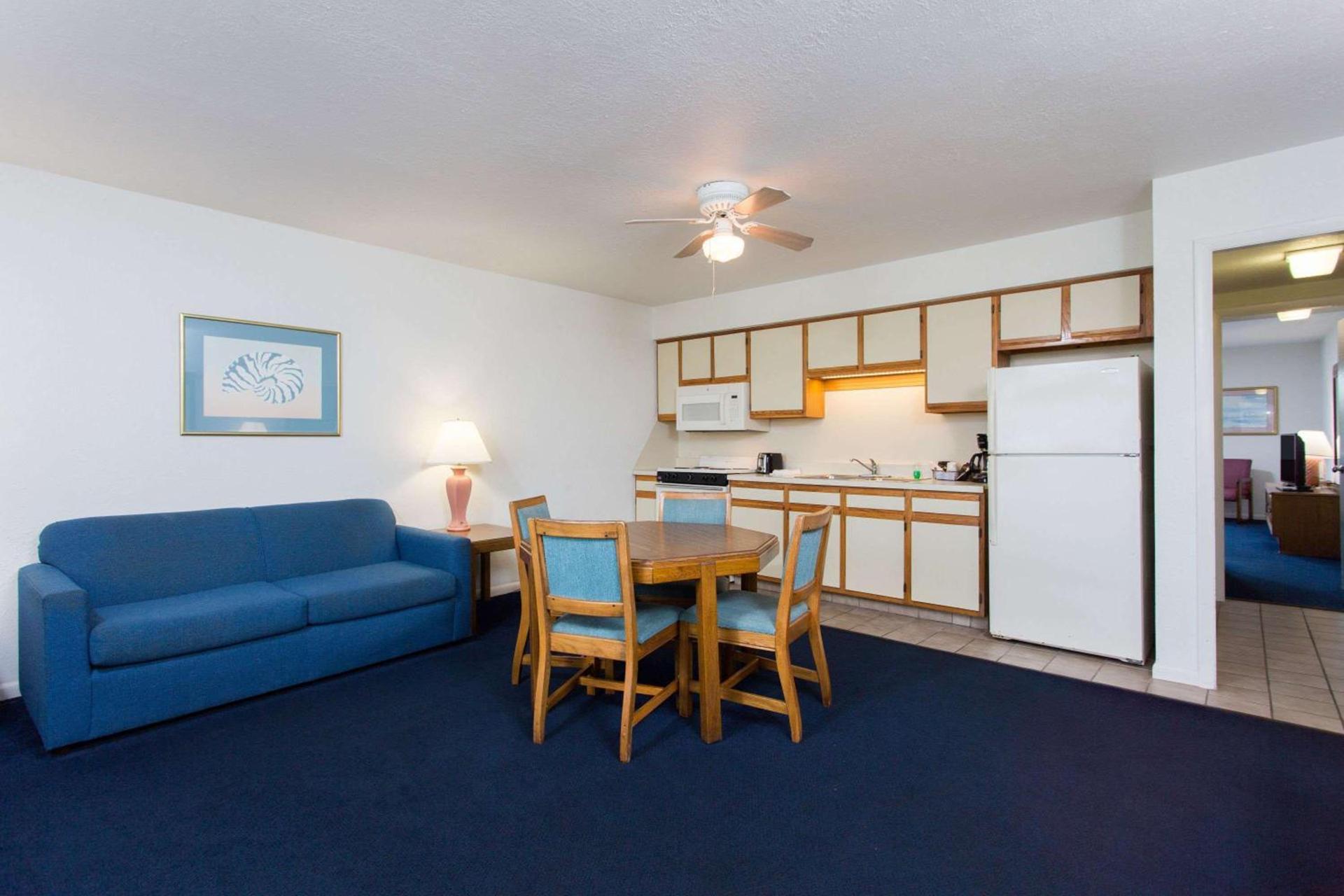 Mariner Inn And Suites photo 24