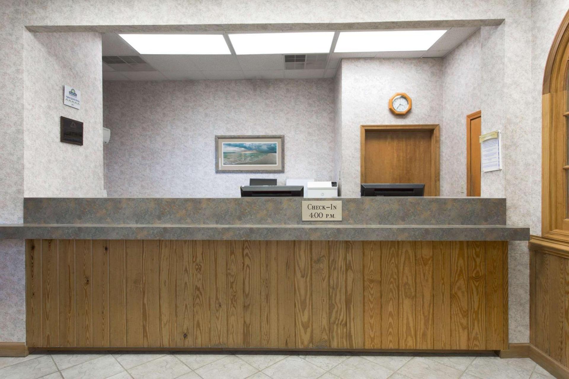 Mariner Inn And Suites photo 31