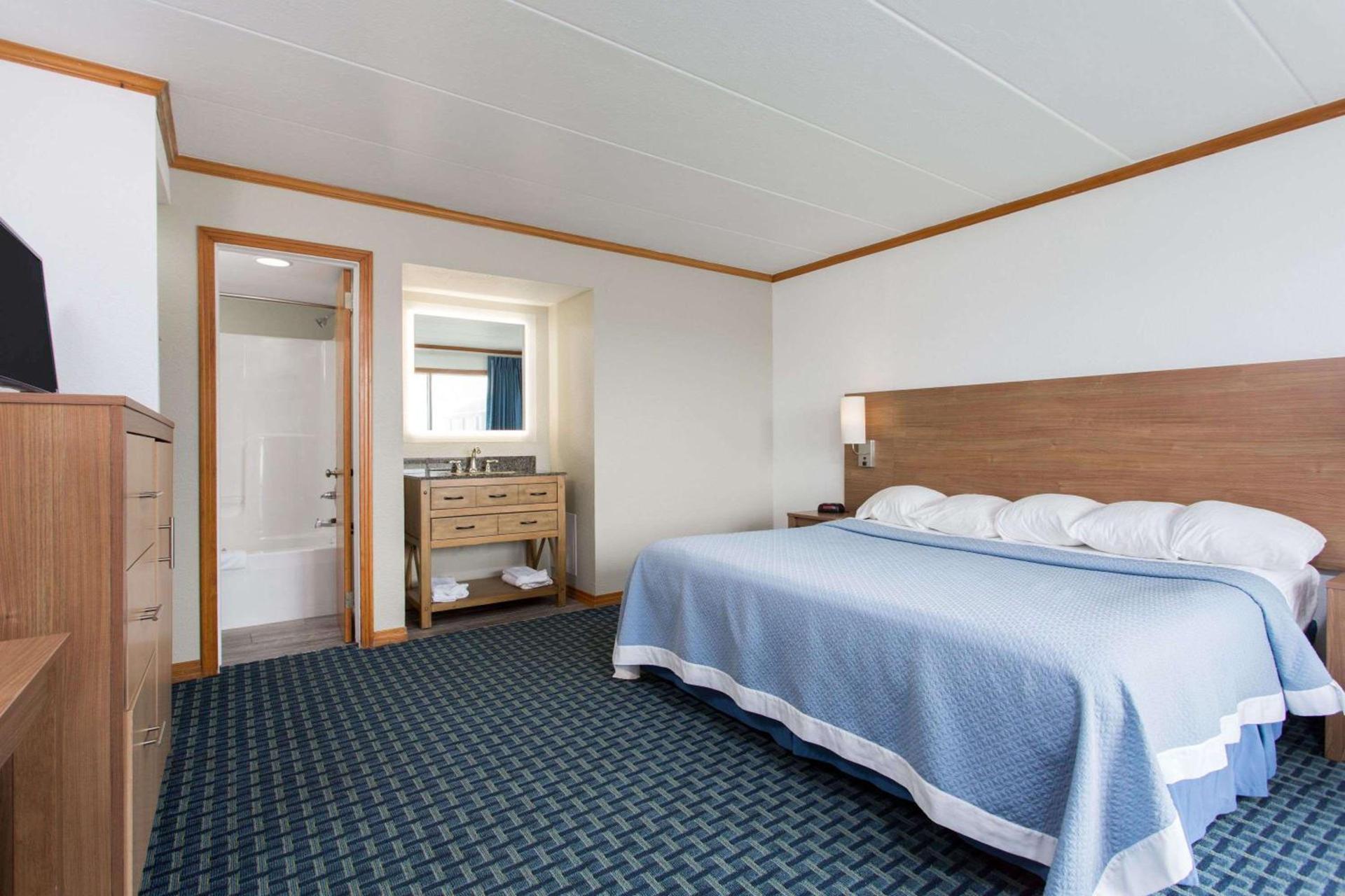 Mariner Inn And Suites photo 45