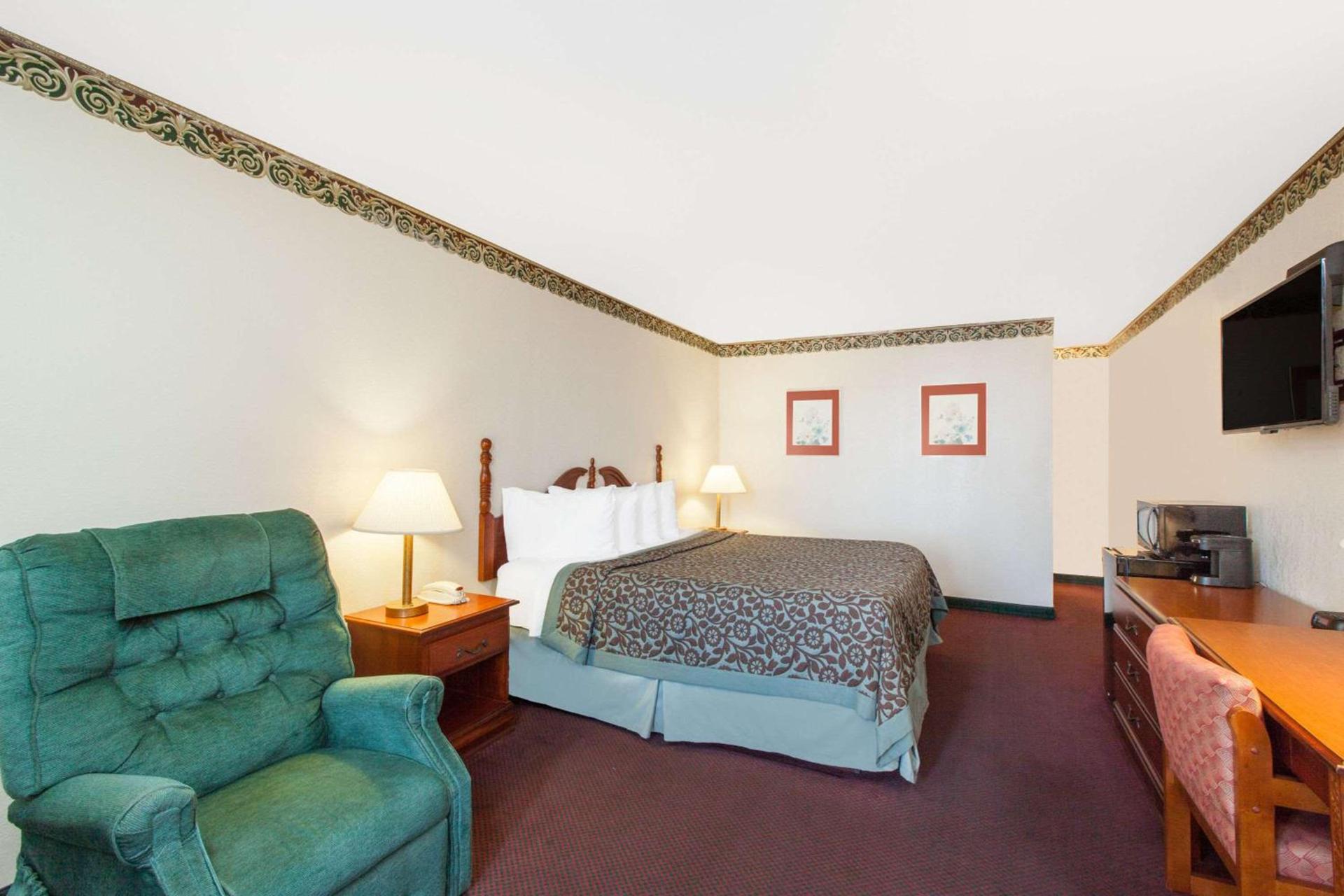 Days Inn by Wyndham Erick photo 4