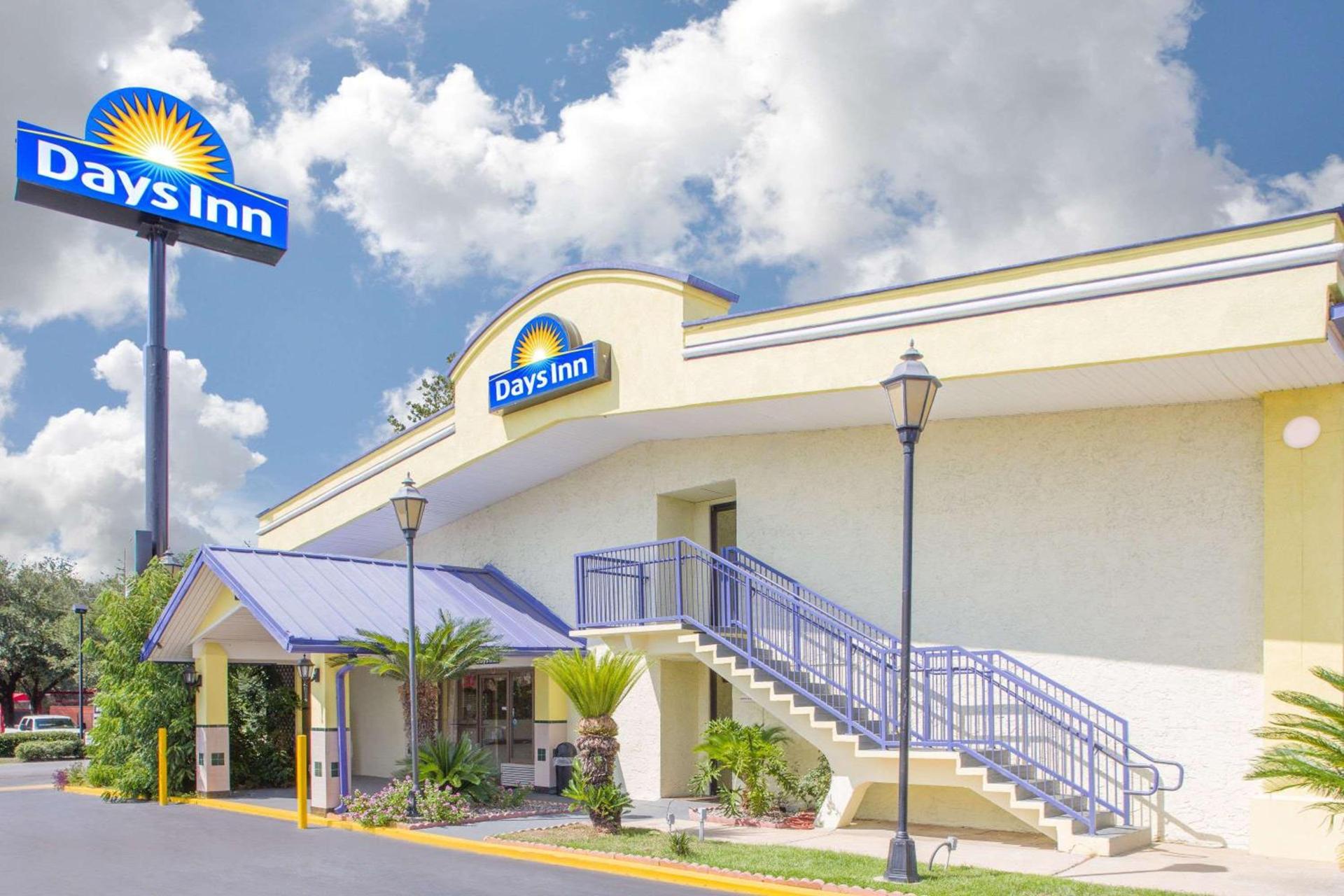 Days Inn by Wyndham Tallahassee University Center photo 1