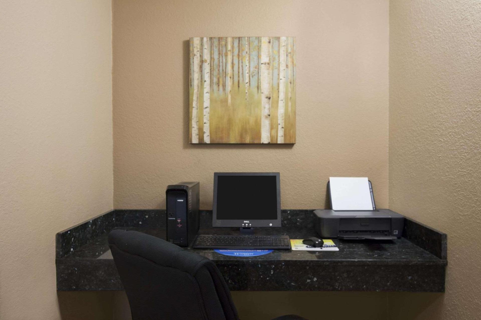 Days Inn & Suites by Wyndham Gunnison photo 14