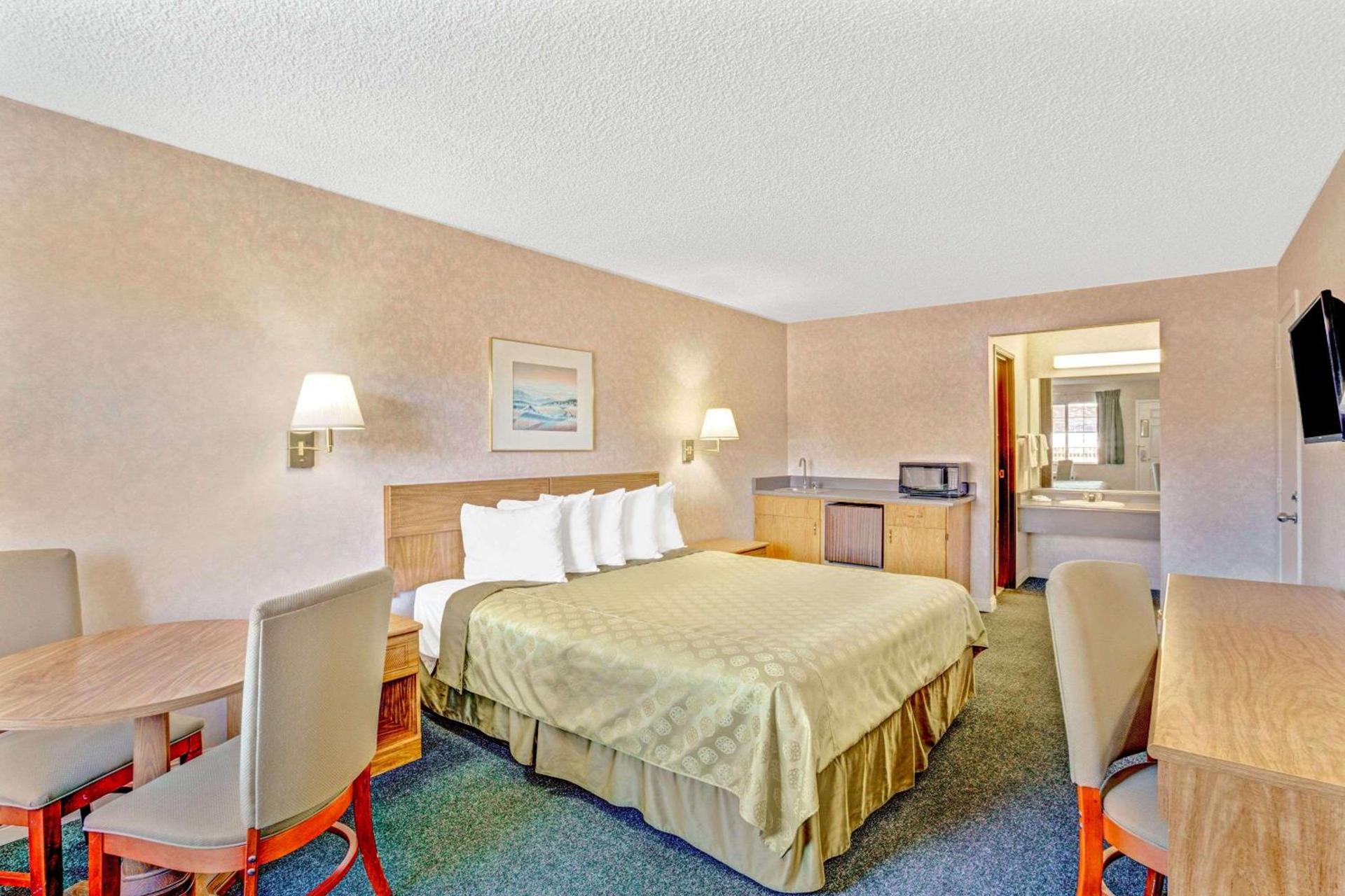 Days Inn by Wyndham Carson City photo 9