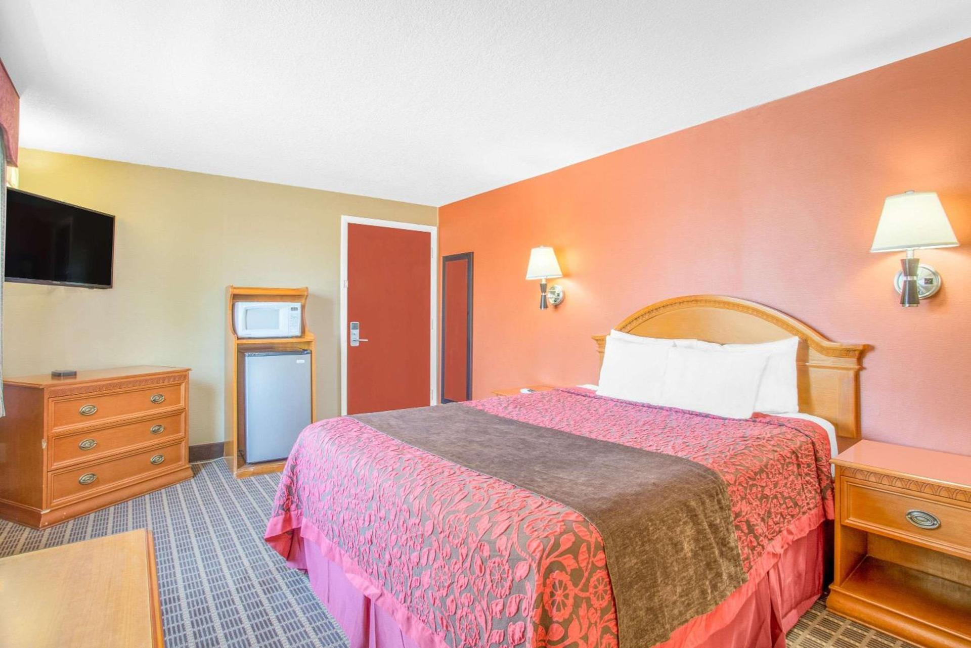 Days Inn by Wyndham Elko photo 6