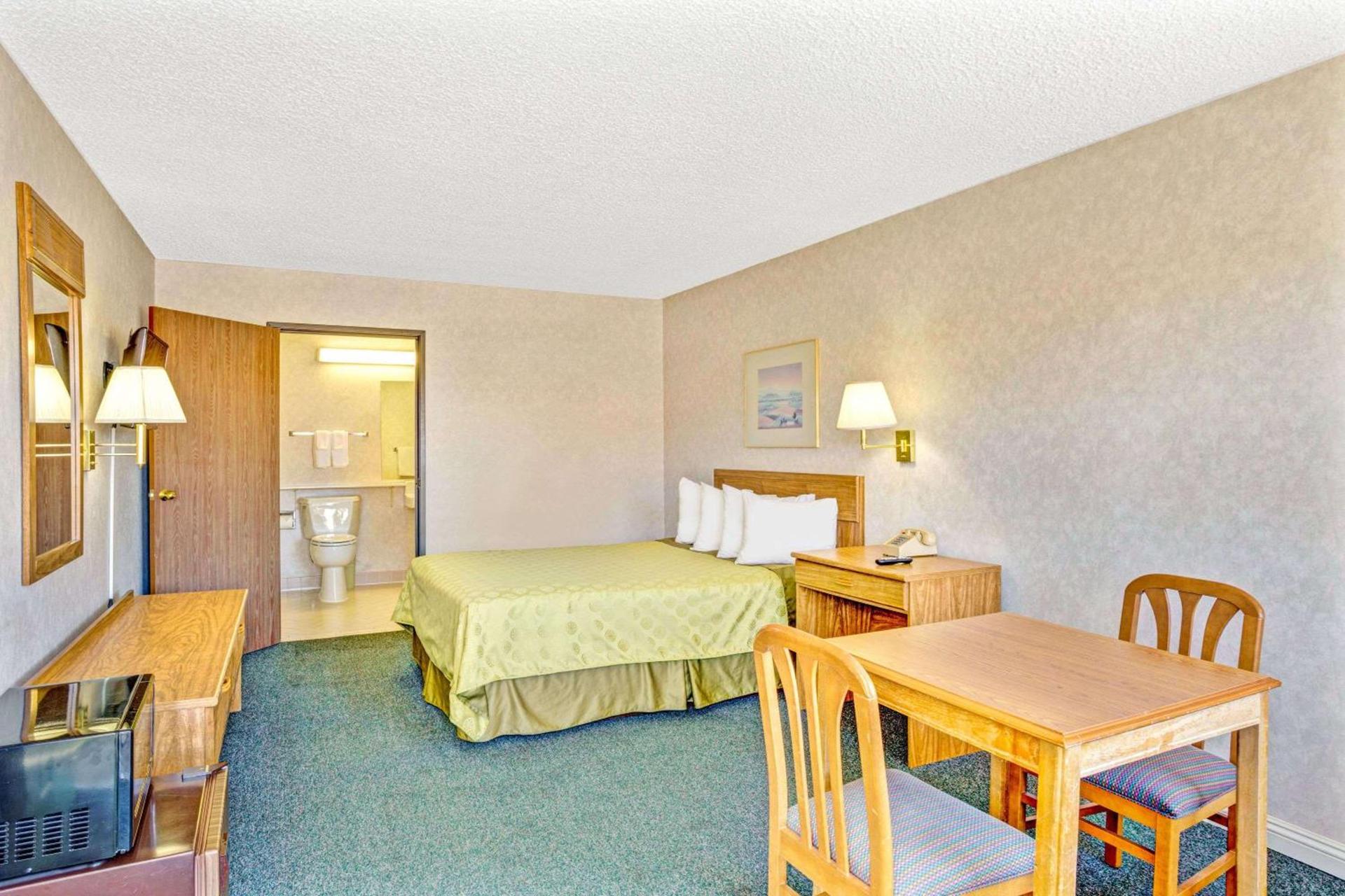 Days Inn by Wyndham Carson City photo 6