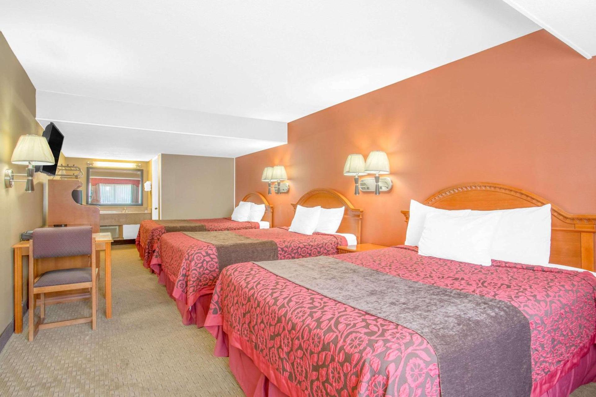 Days Inn by Wyndham Elko photo 11