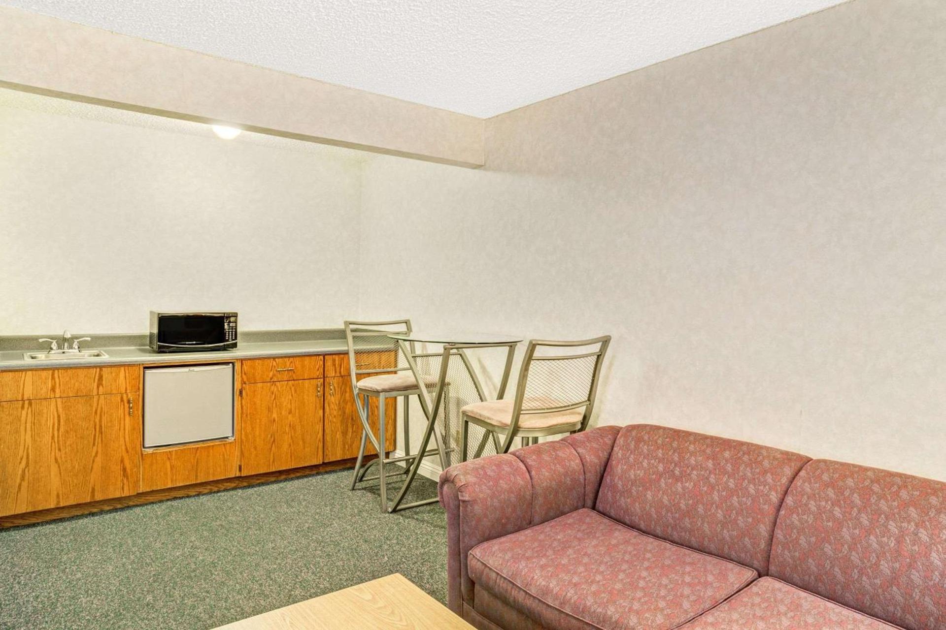 Days Inn by Wyndham Carson City photo 8