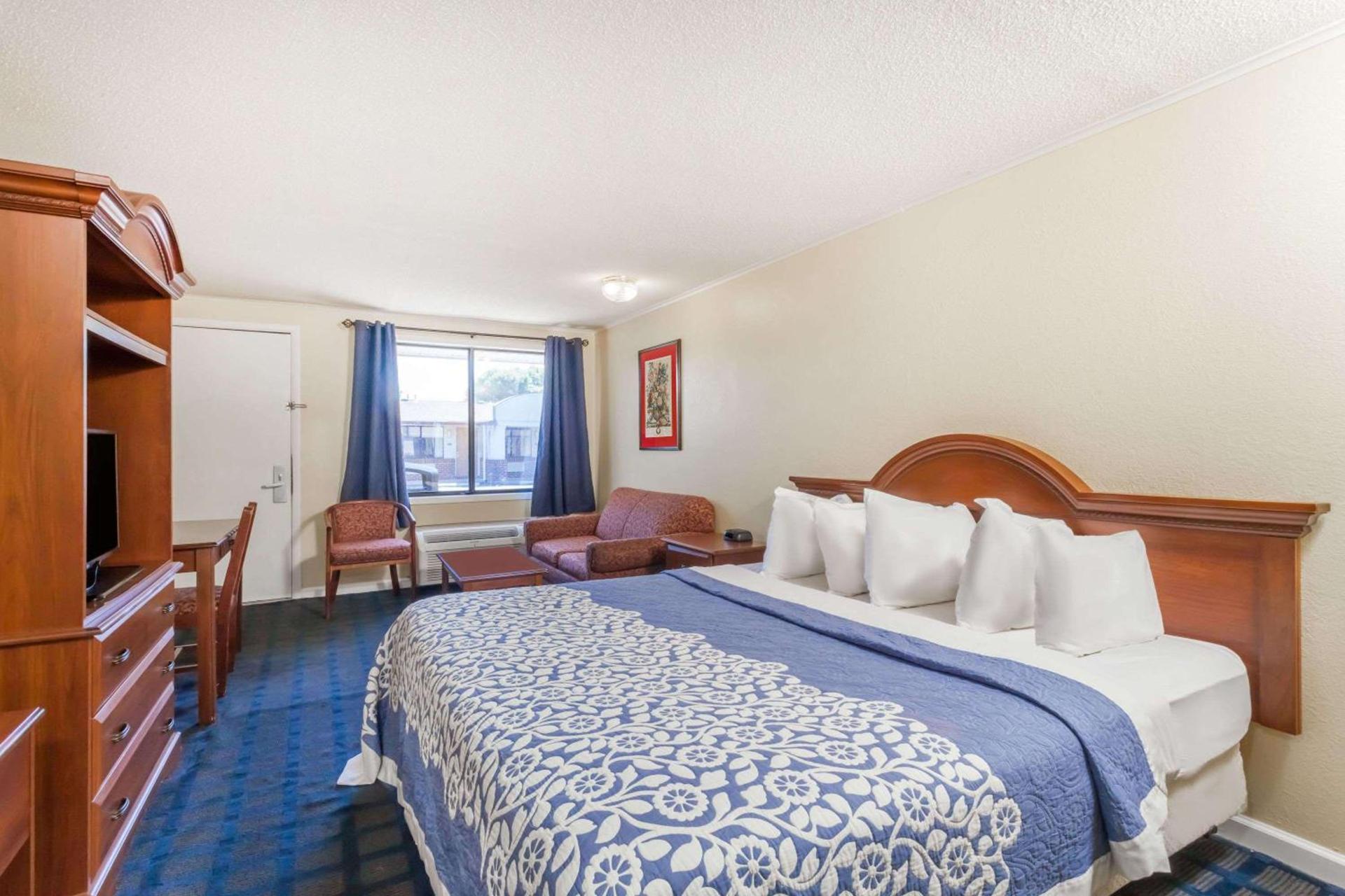 Days Inn by Wyndham Dover Downtown photo 6