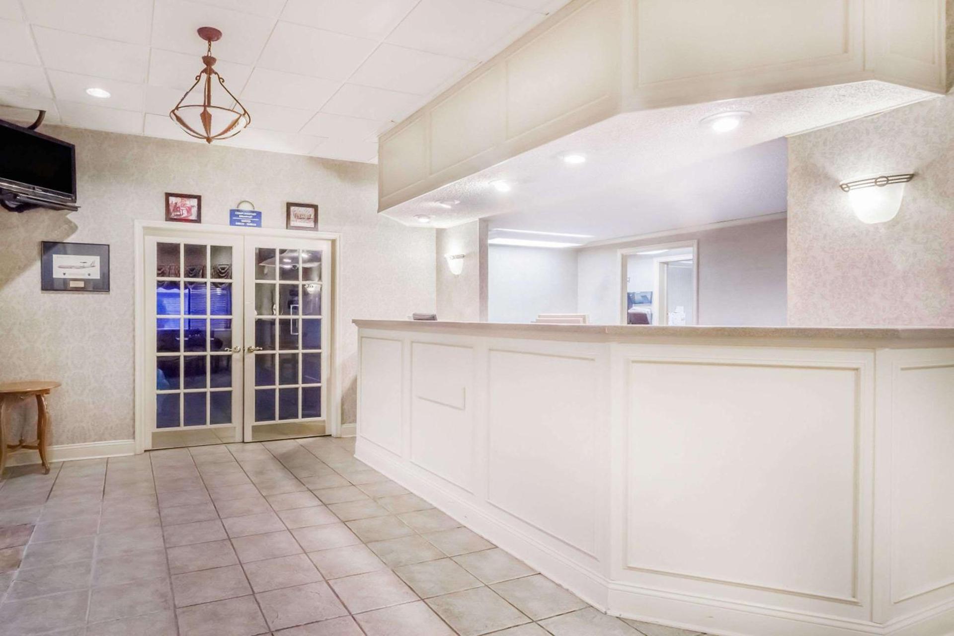 Days Inn by Wyndham Dover Downtown photo 3